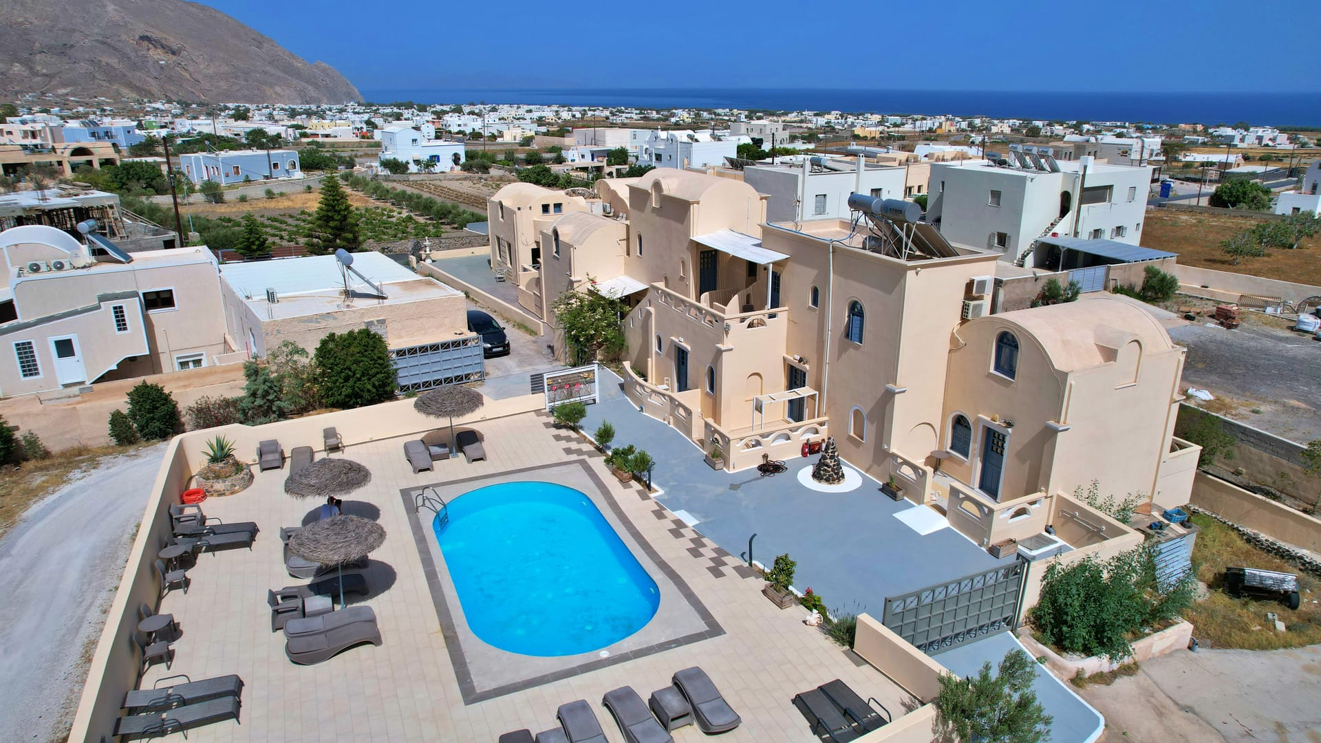 Leon Santorini 3 * Leon Santorini 3 *