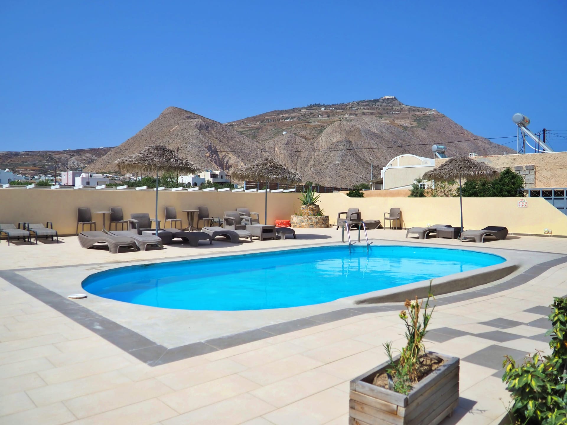 Leon Santorini 3 * Leon Santorini 3 *