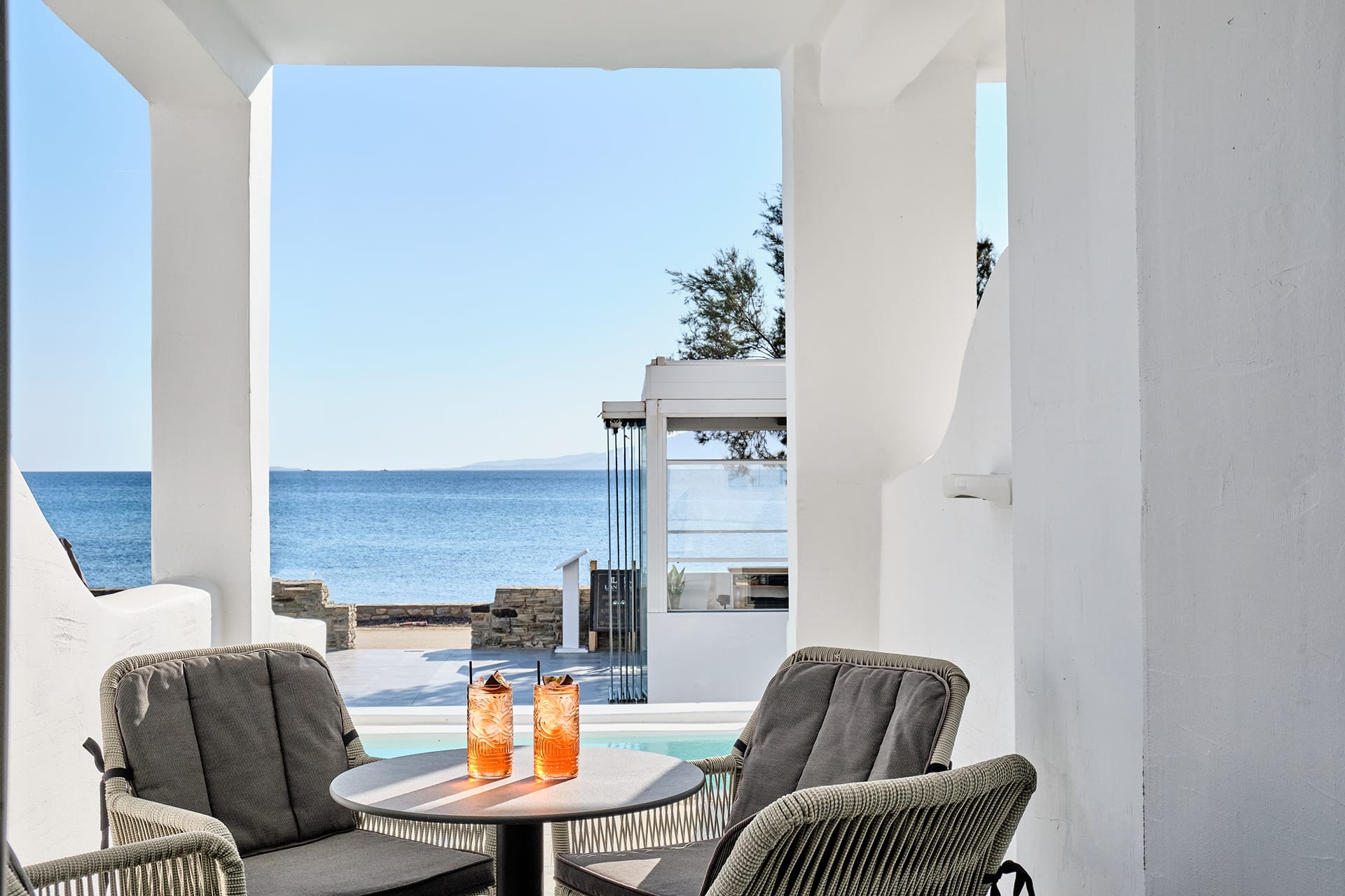 Deluxe Suite with Outdoor Jacuzzi &amp; Sea View