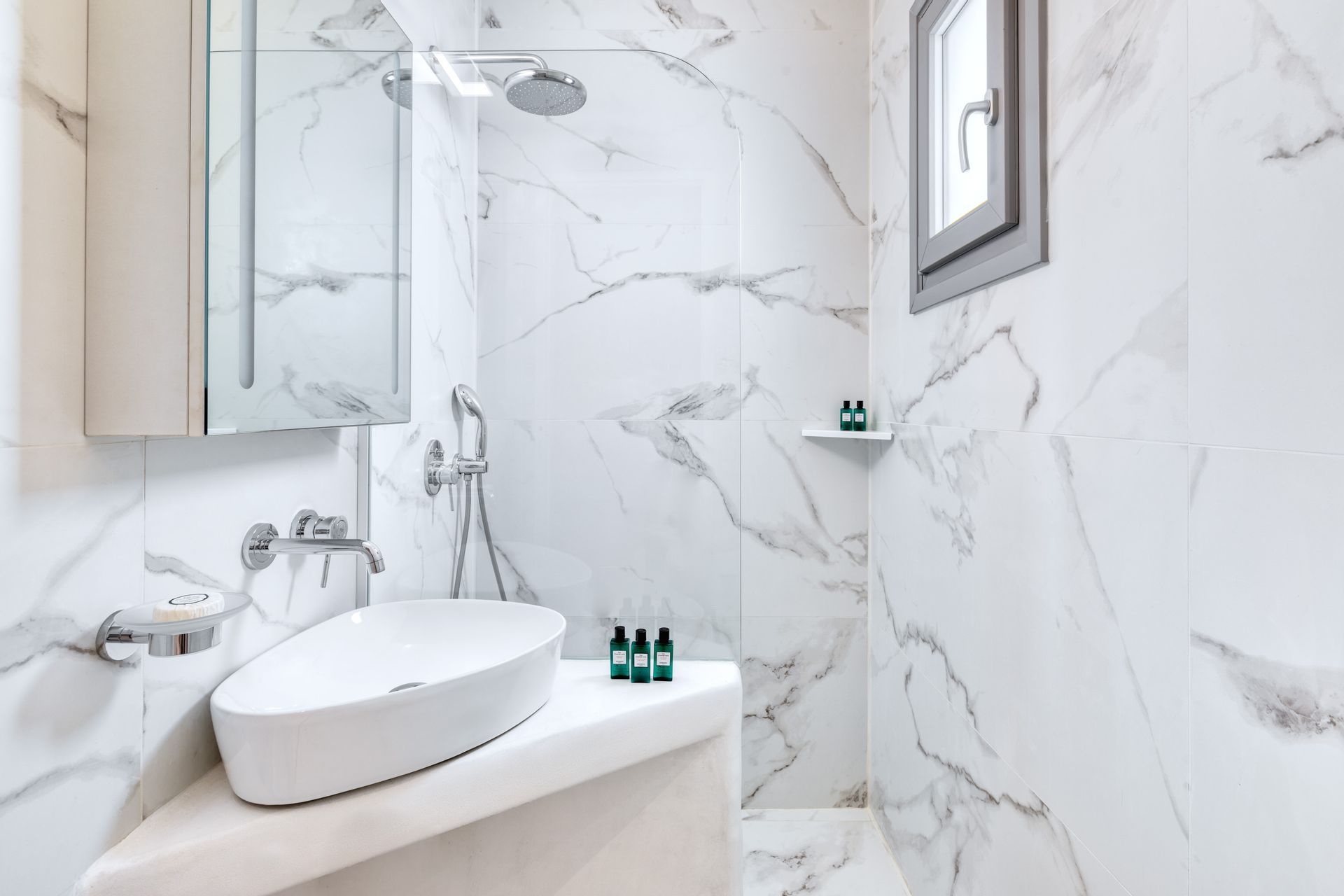 Sea View Junior Suite (180-220 sq.ft / 16-20m2) - Lilly Residence