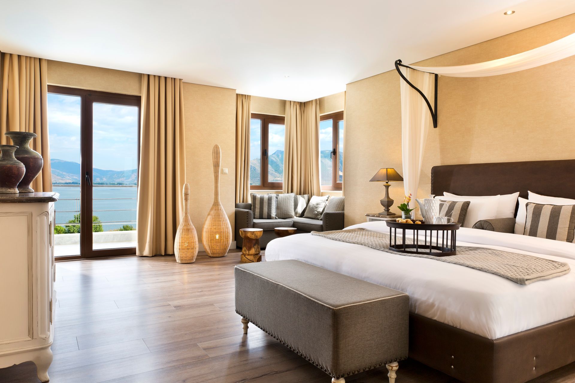 Junior Suite with Lake View