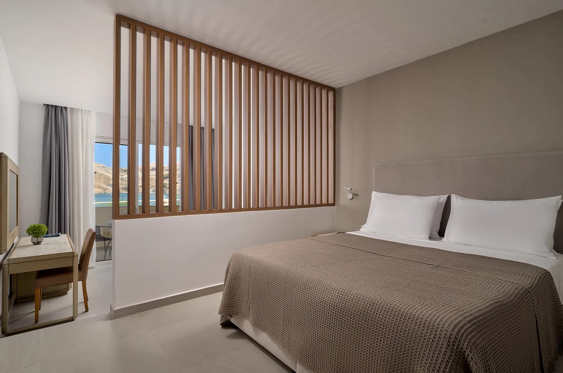 Lindos Royal Resort, Lindos, Grčka — Executive Suite Beachfront