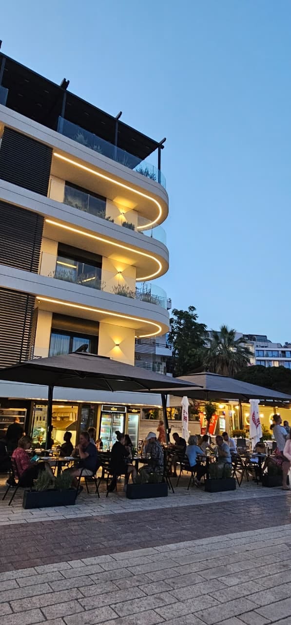 Lion Gate Hotel