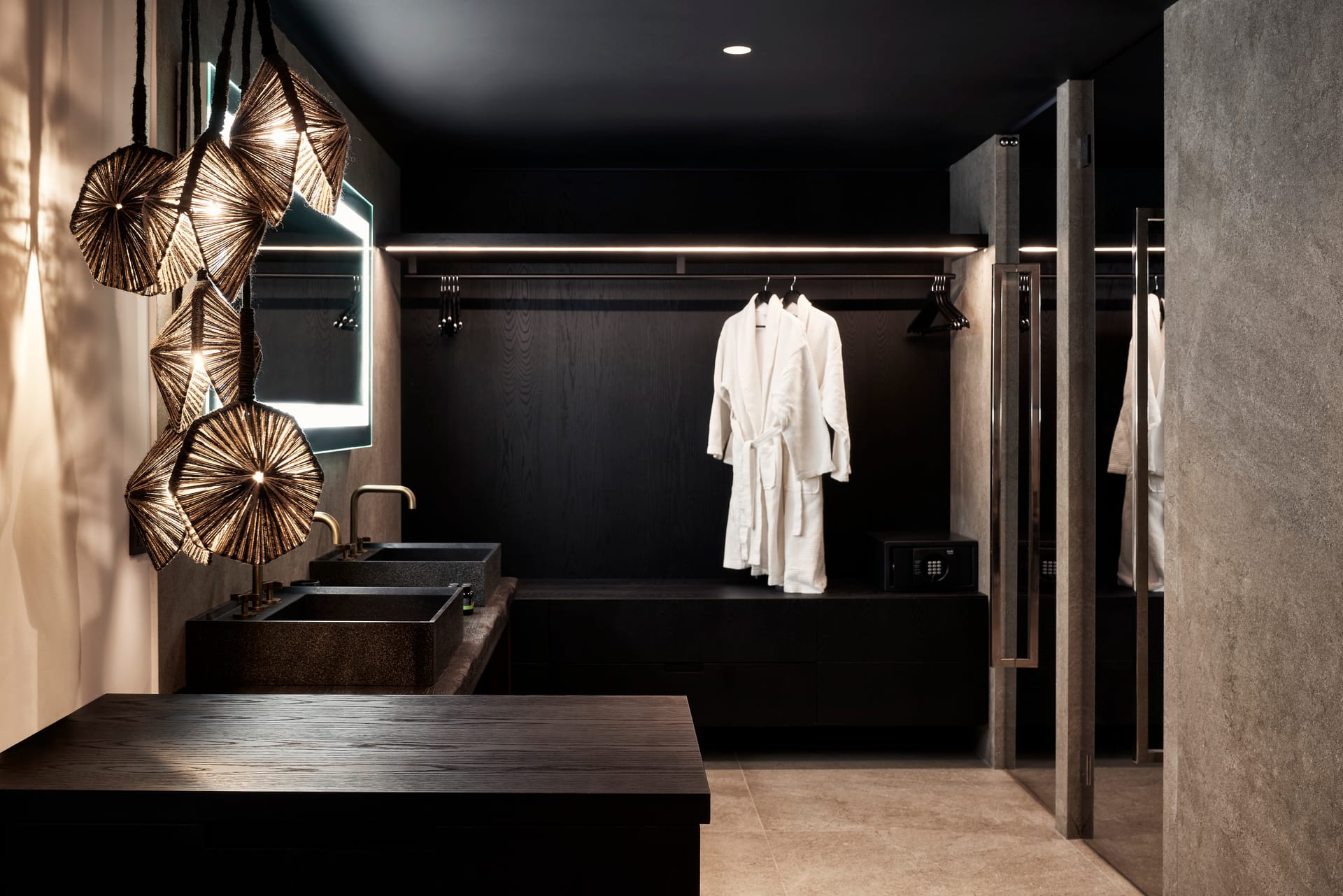 Connecting Design Sea View Suite with Hot Tub