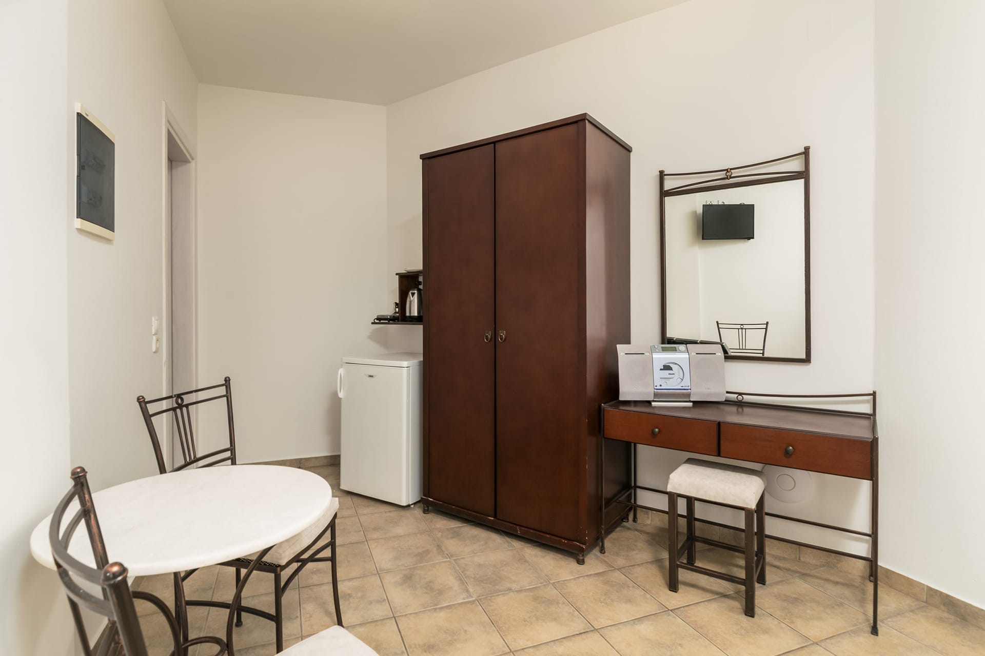 Double Economy Studio I