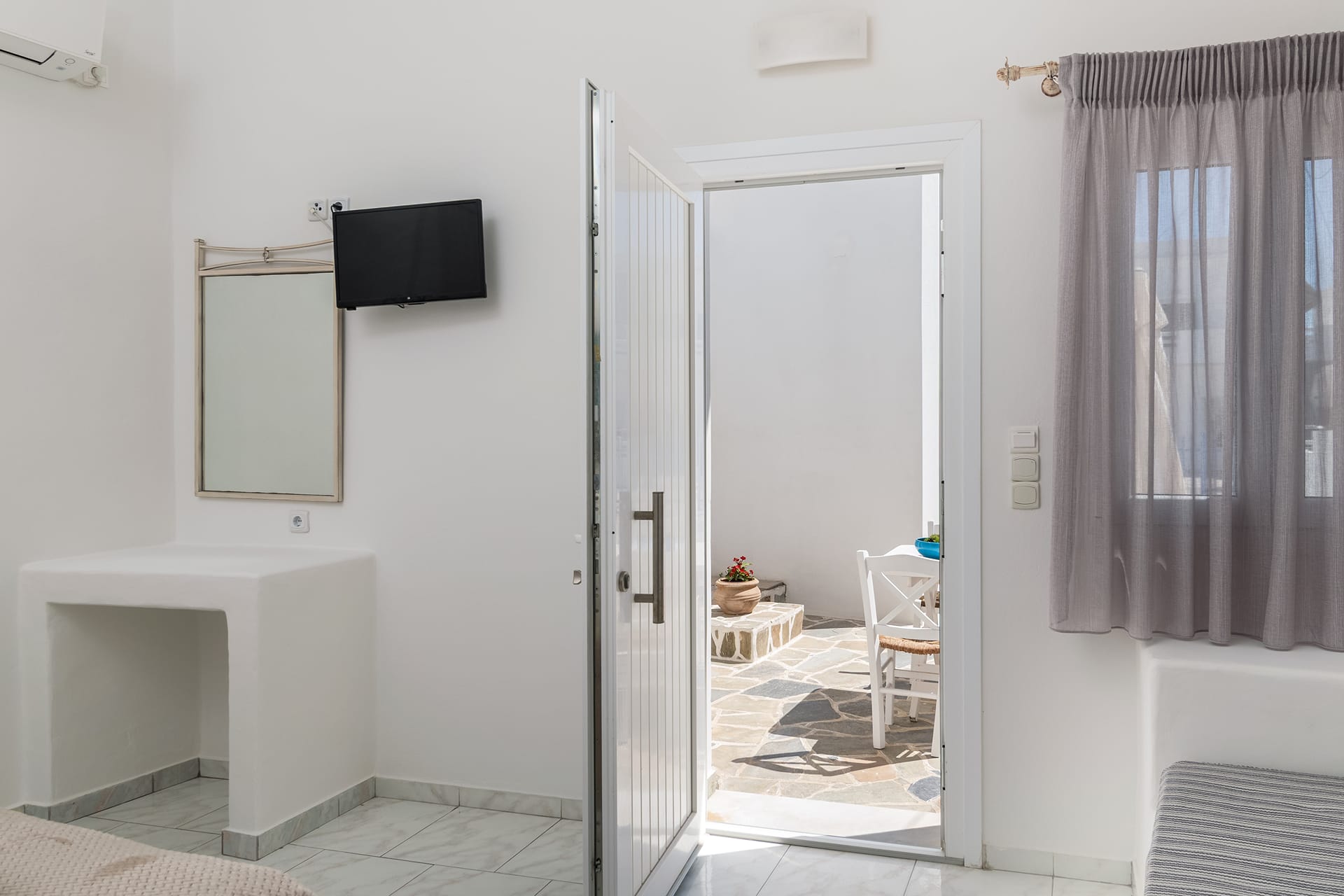 Traditional Room I
