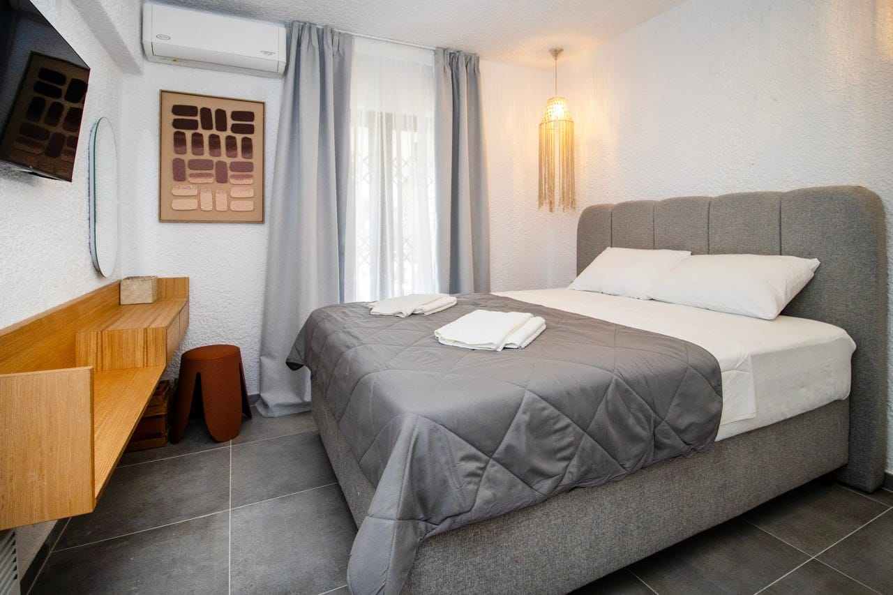 Emerald Apartment Next to the Sea Elani