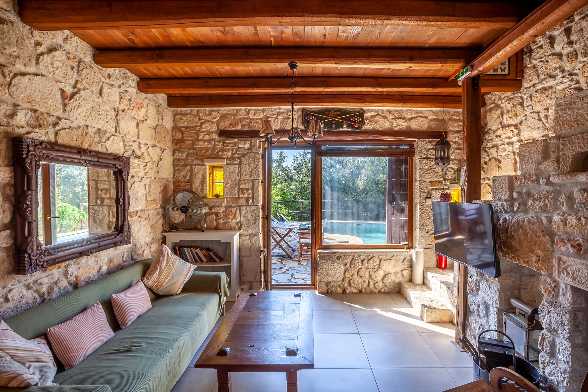 Forest stone Villa with pool Kriopigi