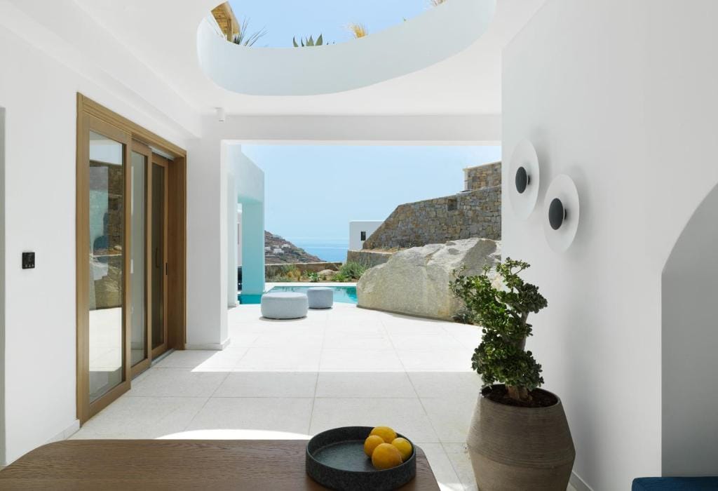 LYO II Boutique Suites Mykonos, Super Paradise, Grčka — Hideaway Sea View Villa with Private Pool and Outdoor Jetted Tub