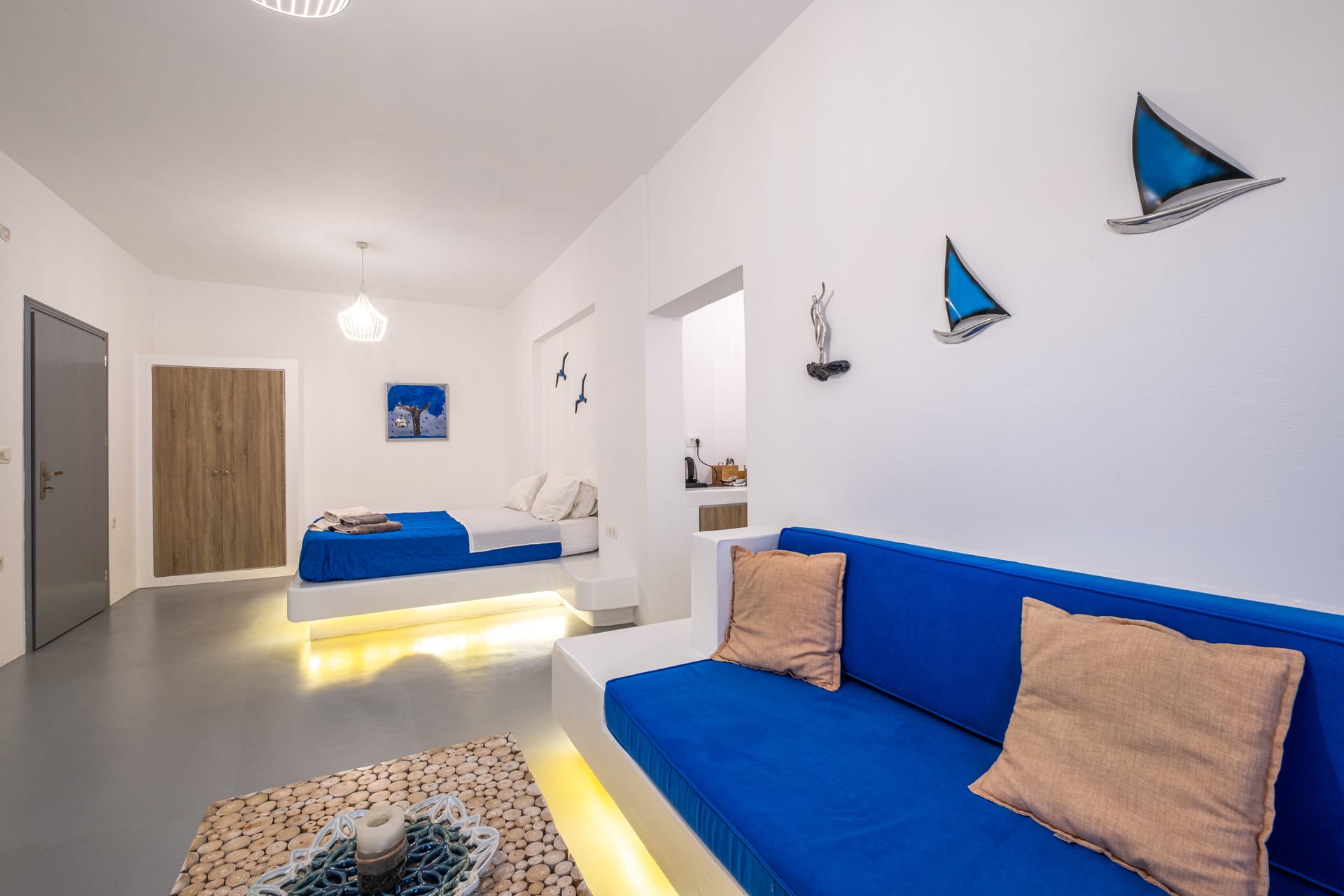 Deluxe Suite with Hot Tub