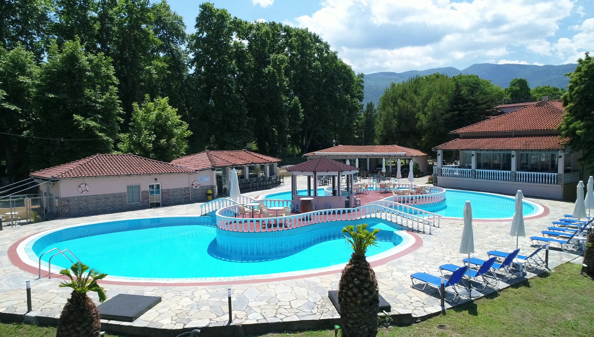 out door hotel