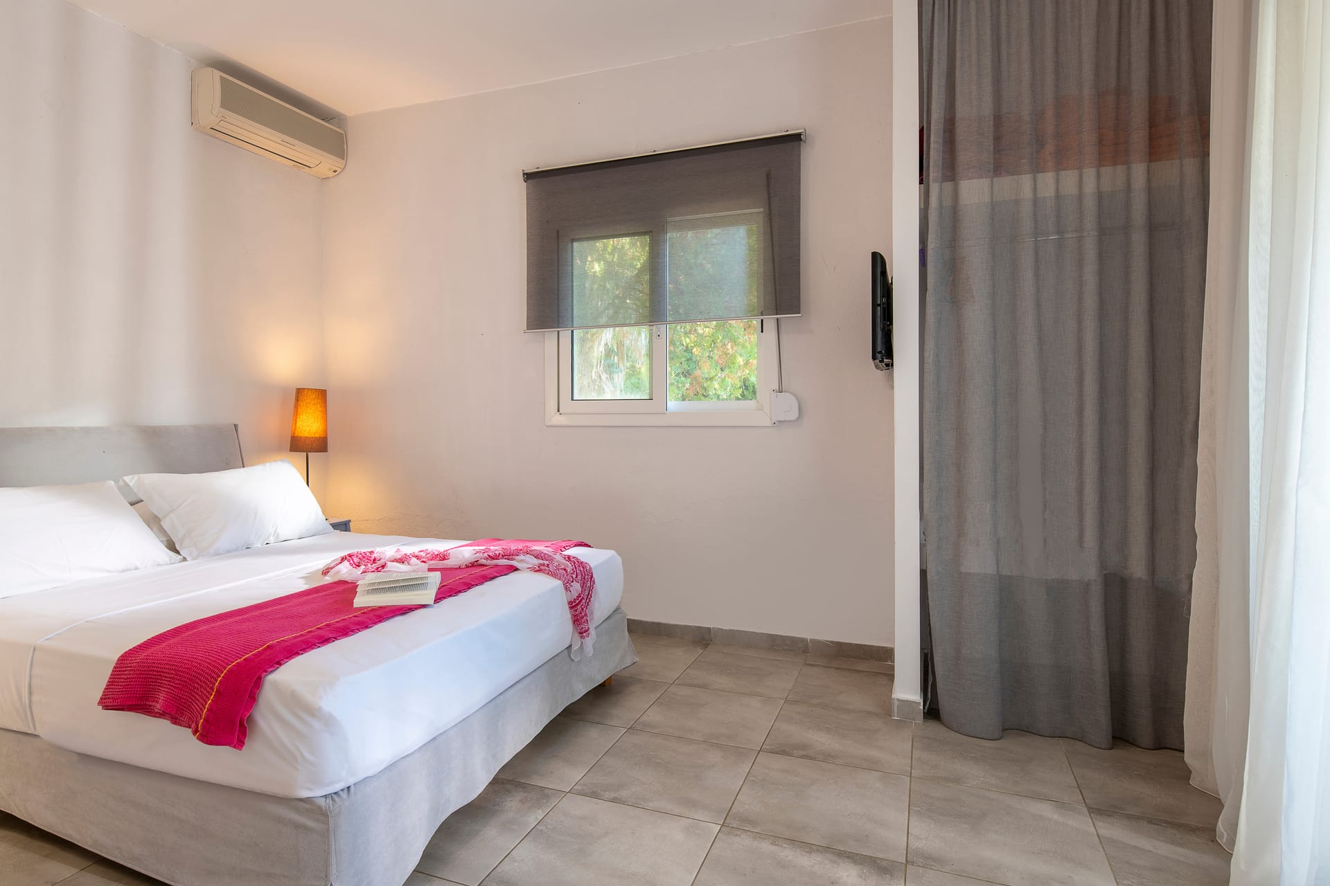 1 Bedroom Bungalow with Private Garden