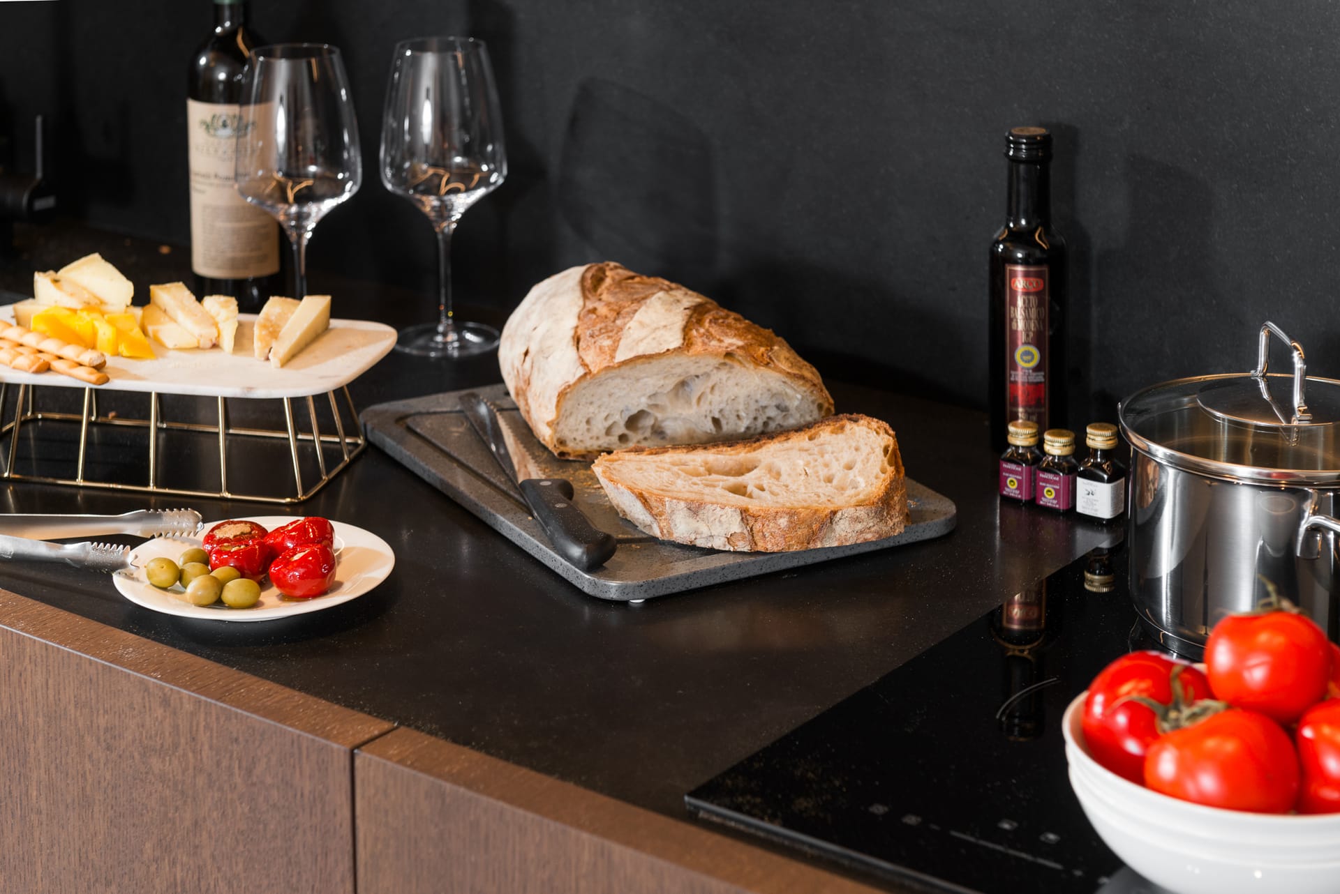 Large studio Ground level