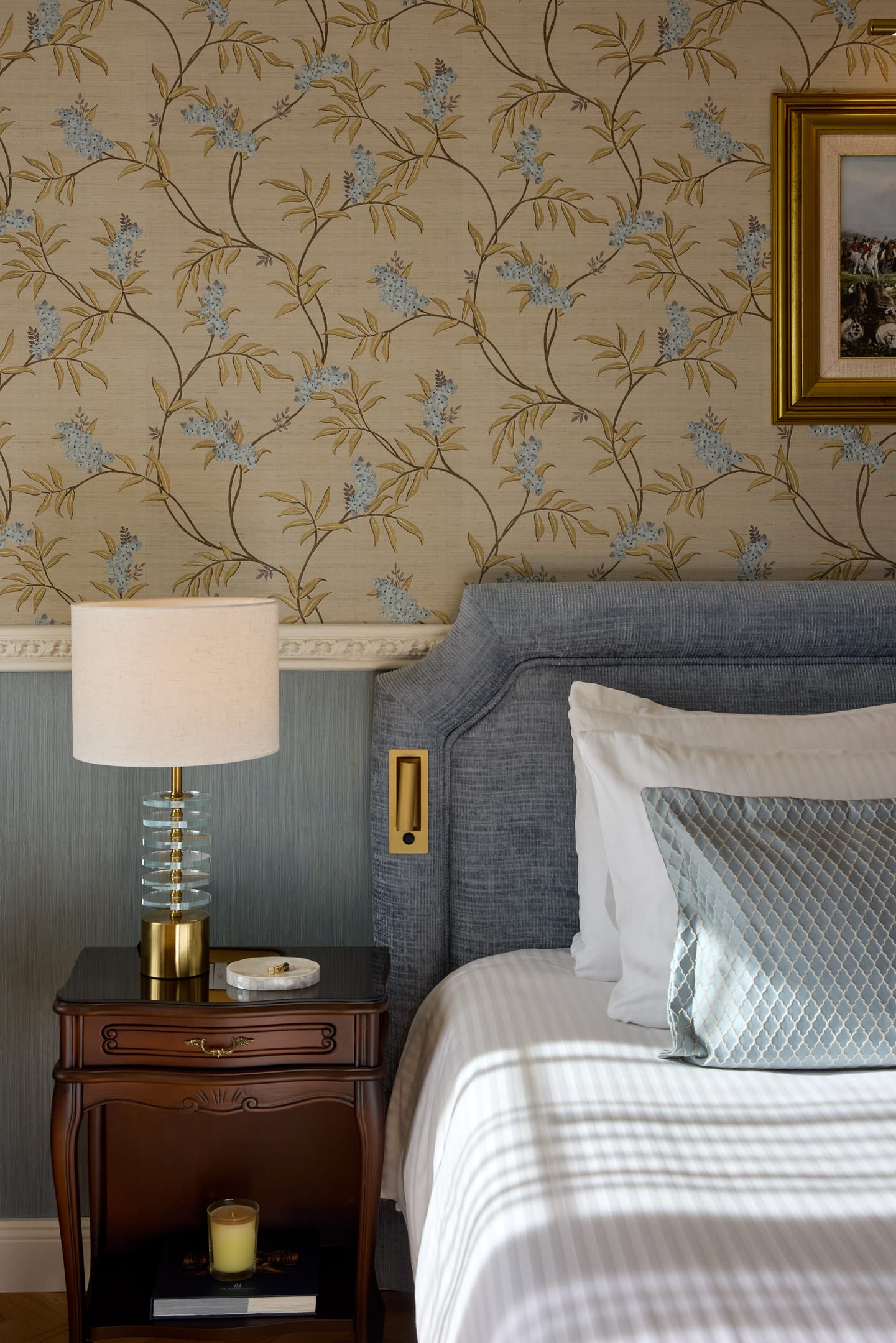 Deluxe Room with king bed and Ladadika View