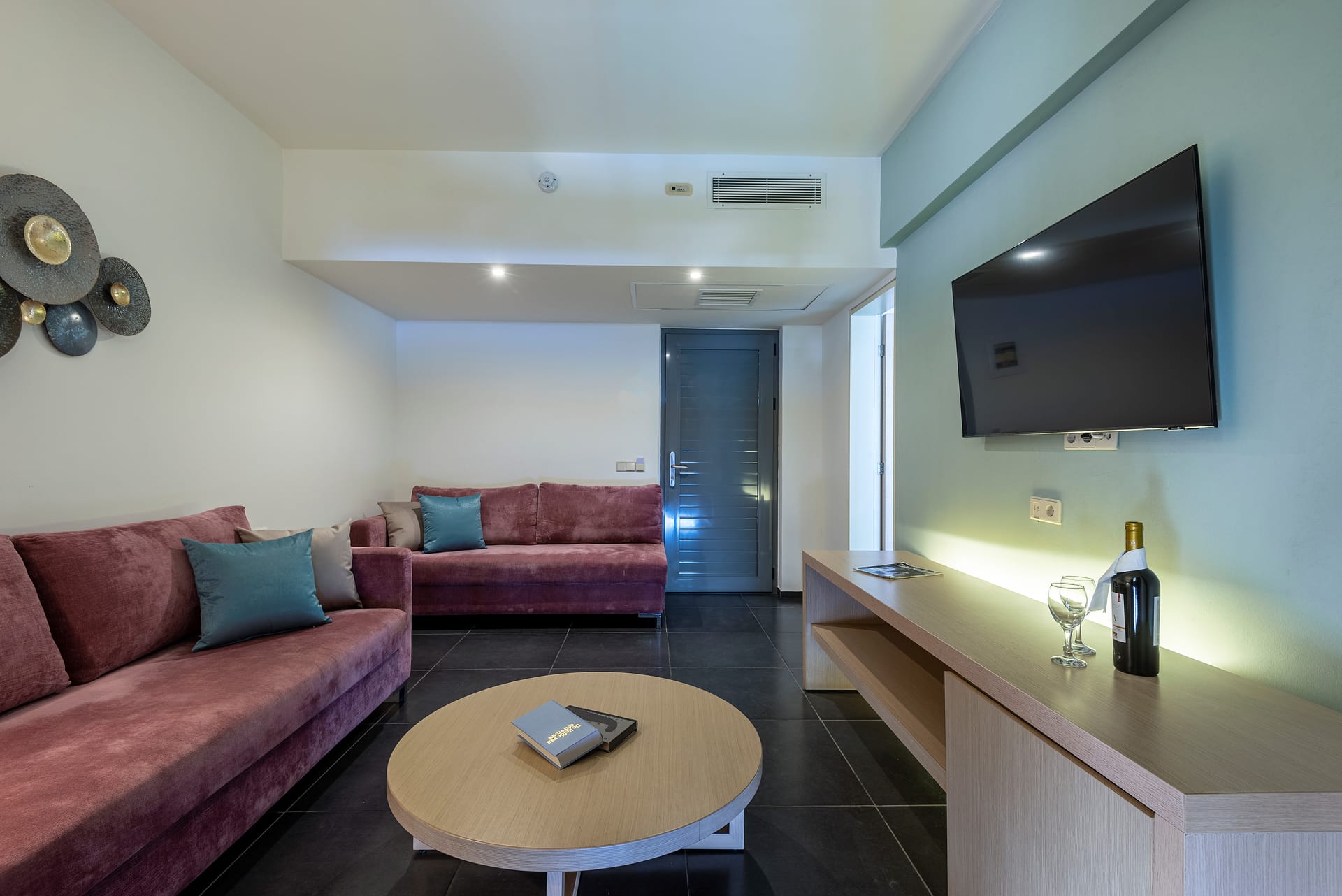 Suite Sharing Pool Sea View