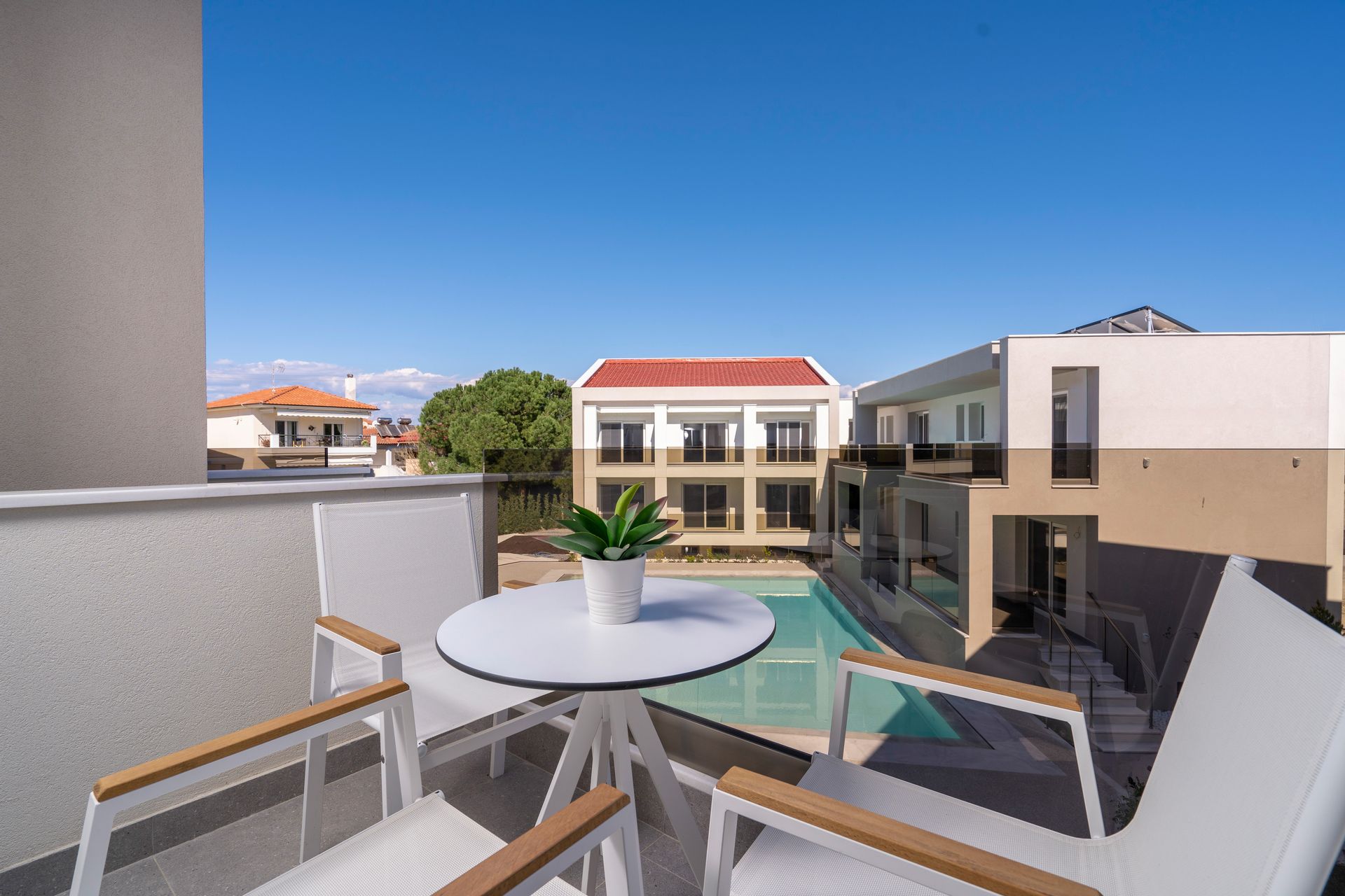 Deluxe Maisonette with Balcony Pool View