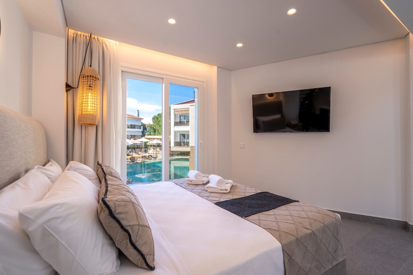 Premium Maisonette with Terrace Pool View