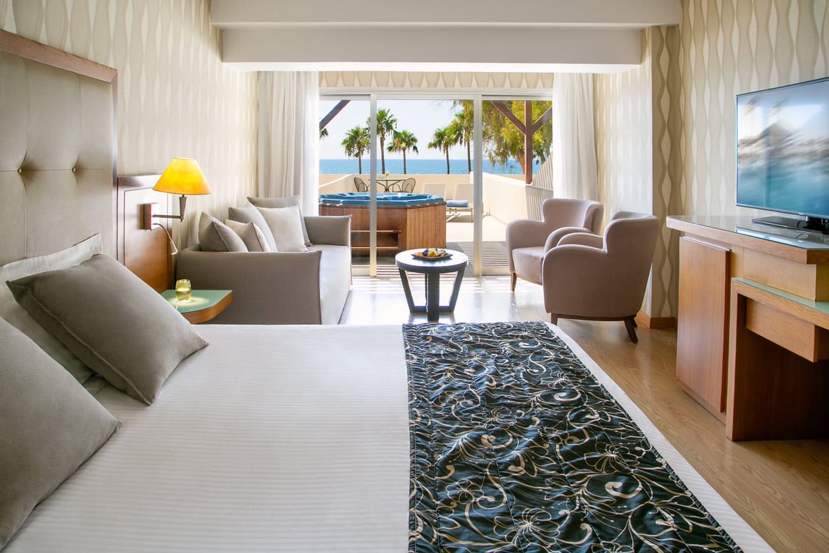 Honeymoon Terrace Suite Sea View with Outdoor Whirlpool