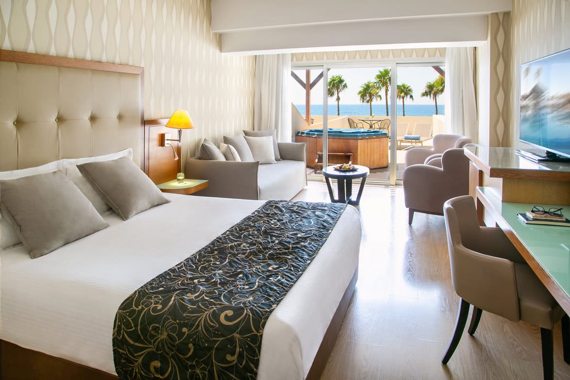 Honeymoon Terrace Suite Sea View with Outdoor Whirlpool