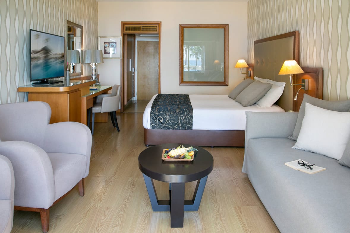Honeymoon Terrace Suite Sea View with Outdoor Whirlpool