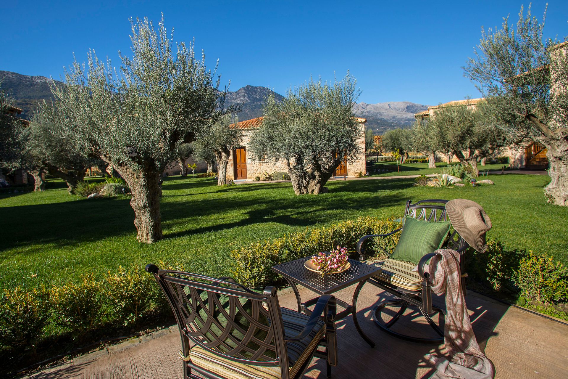 Standard Double Room with Mountain View