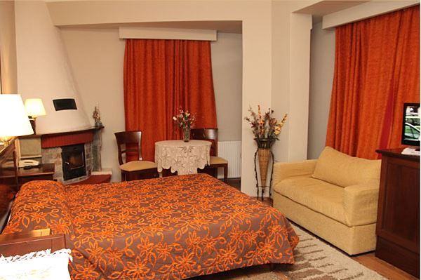 Mythos Hotel, Elatohori, Grčka — Double Room with Fireplace