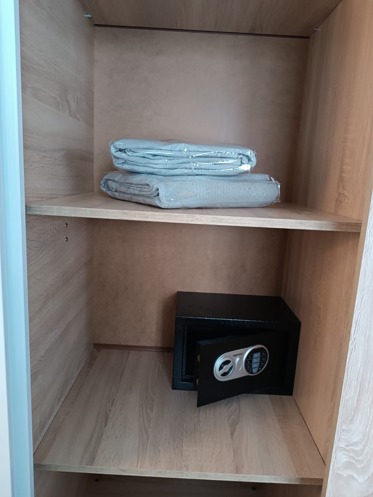 Deluxe Double with Side Sea View