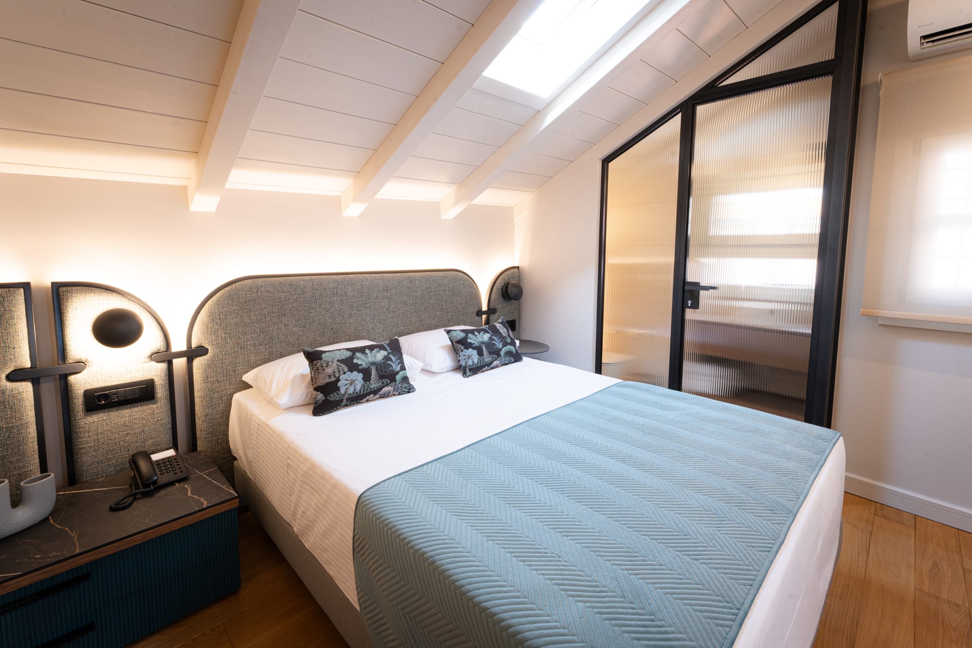 Navria Hotel, Grčka — Attic Suite - Split Levels
