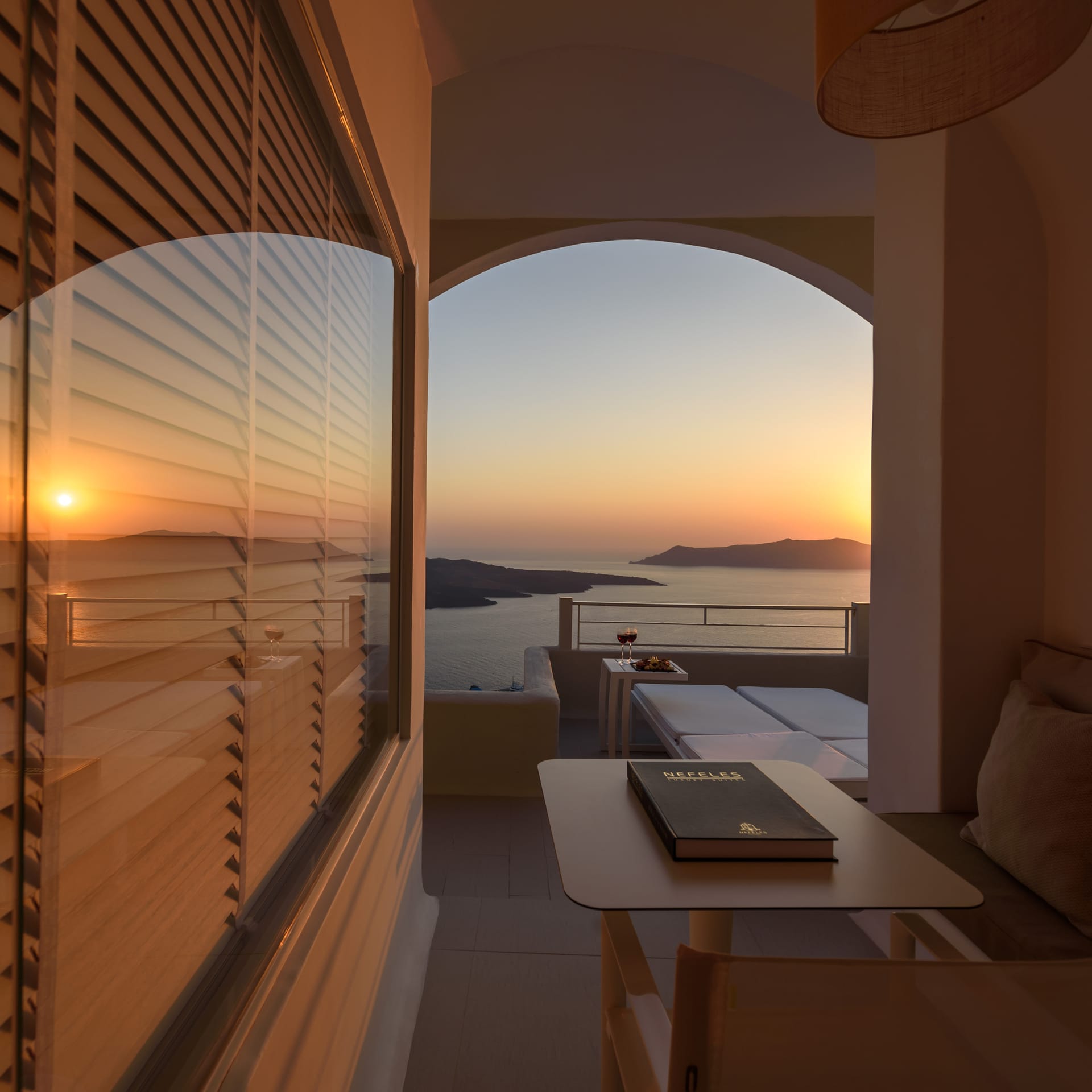 Senior Suite with private hot tub and caldera views Nefeles Luxury