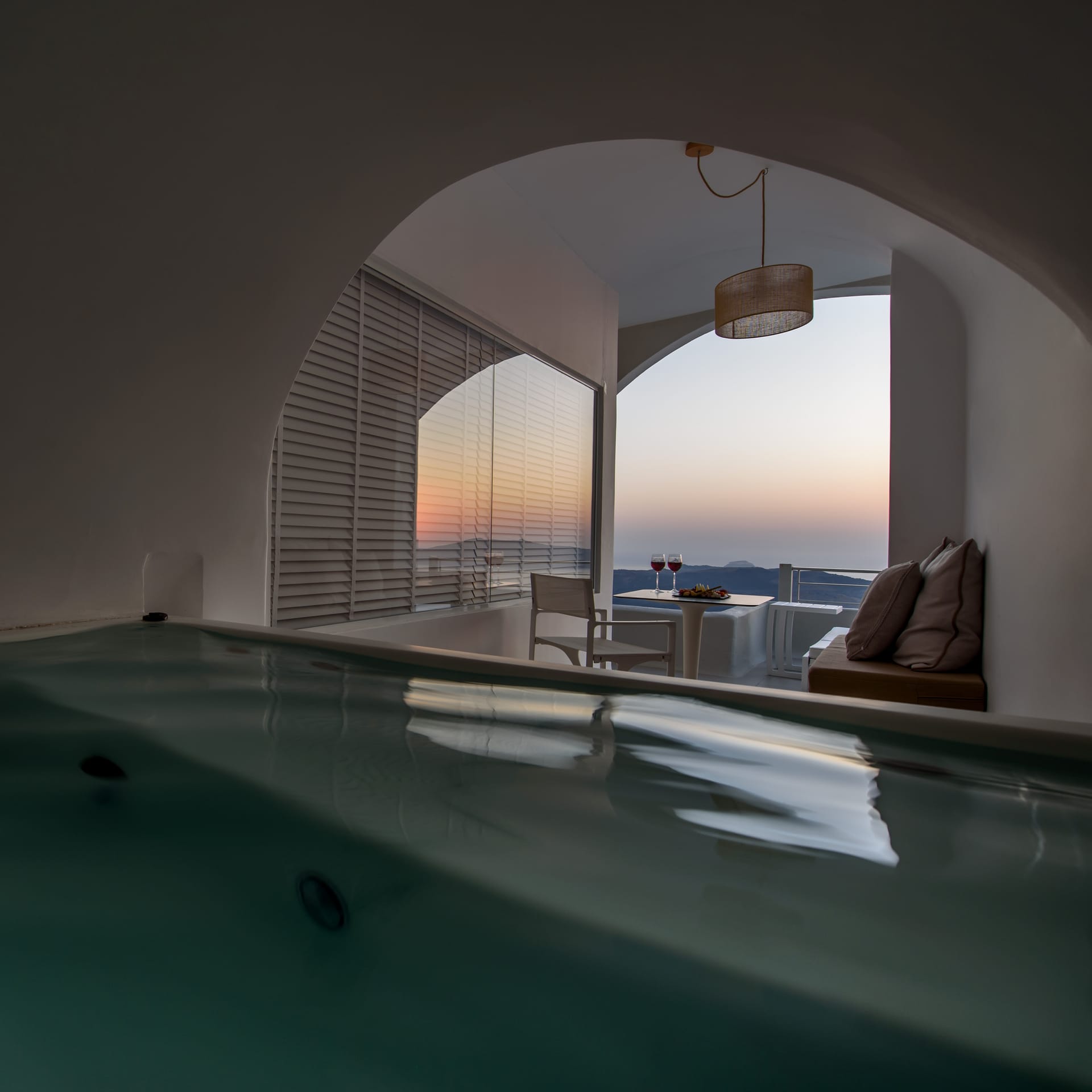 Senior Suite with private hot tub and caldera views Nefeles Luxury