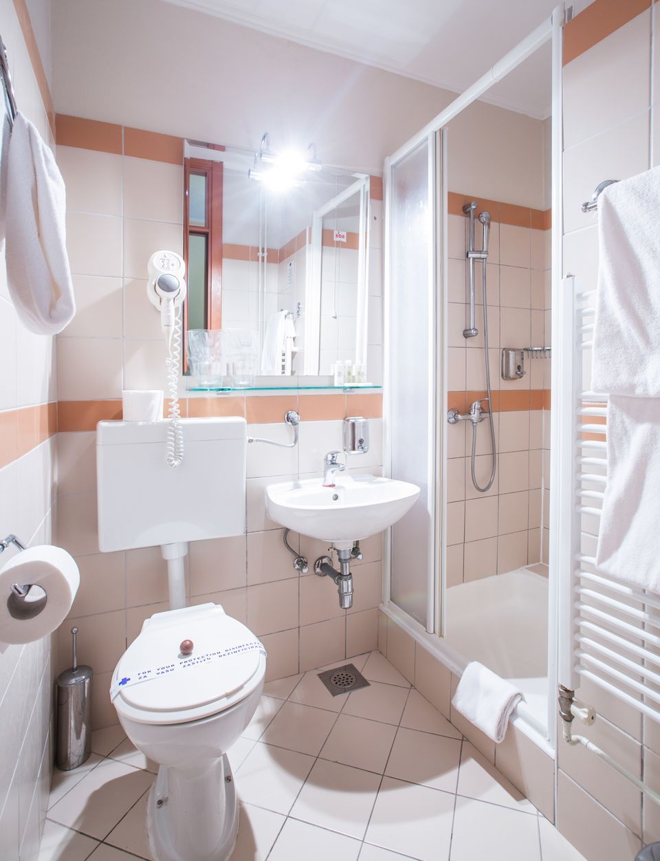 Twin Room + 2 22m² Courtyard/Garden View with Balcony-2