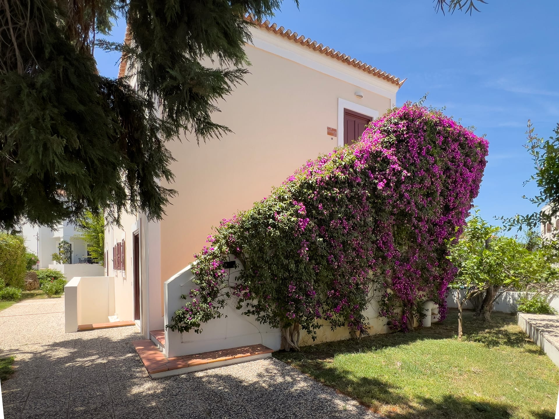 Nissia Traditional Residences, ,