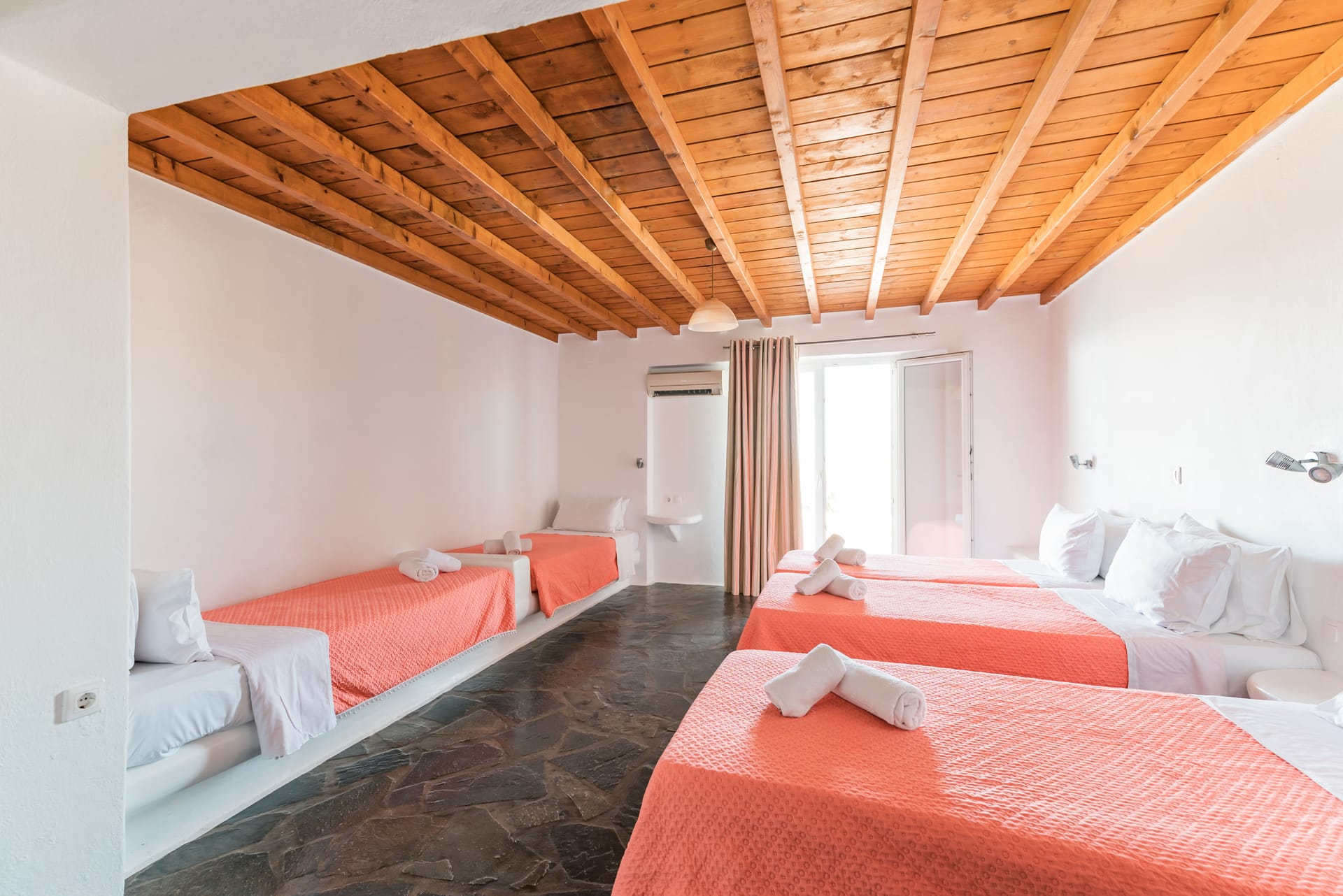 New Paradise Beach Resort Mykonos, Paradise, Grčka — Room for 5 persons