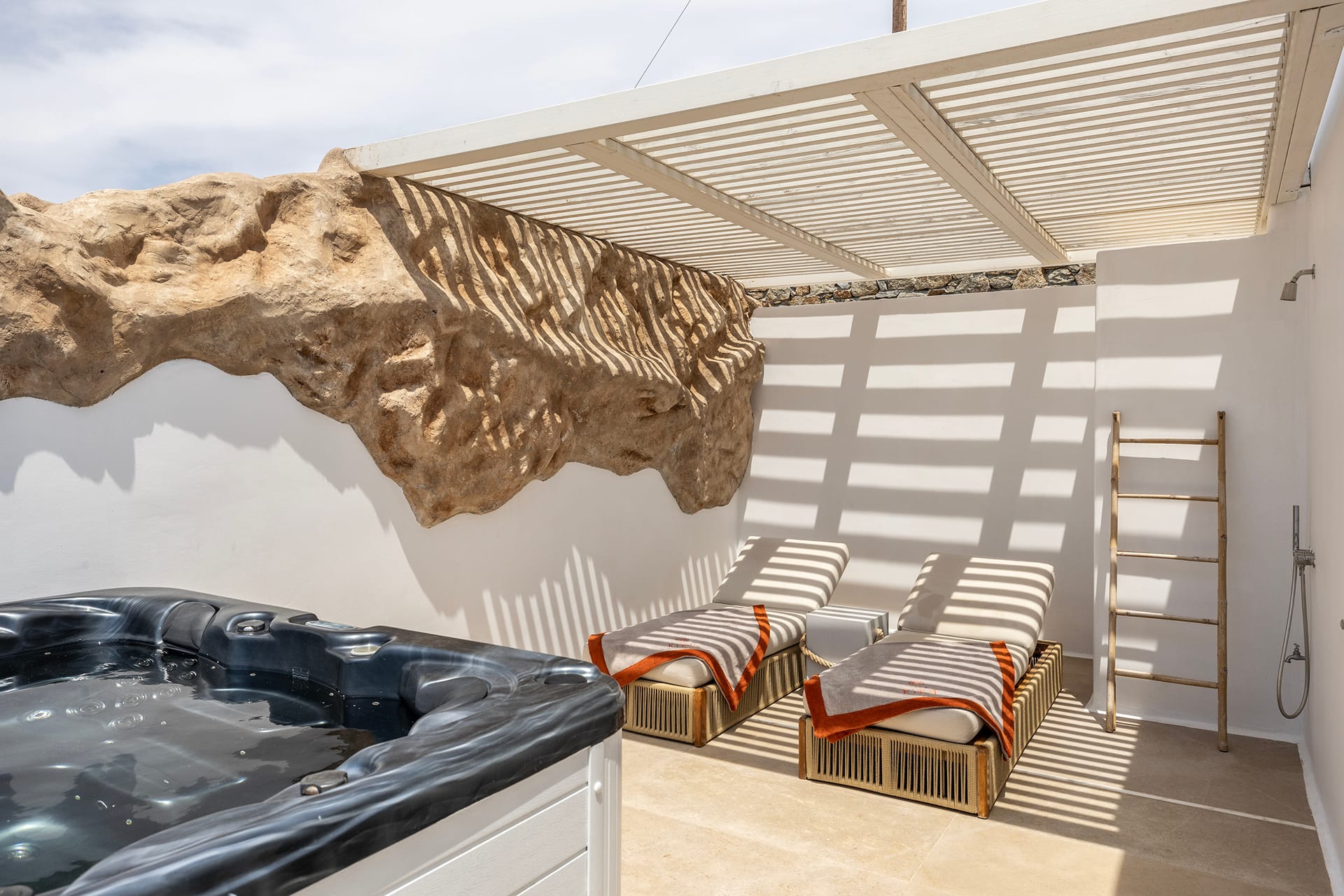 Casa Kiku Mykonos, Petinaros, Grčka — Premium Room with Hot Tub
