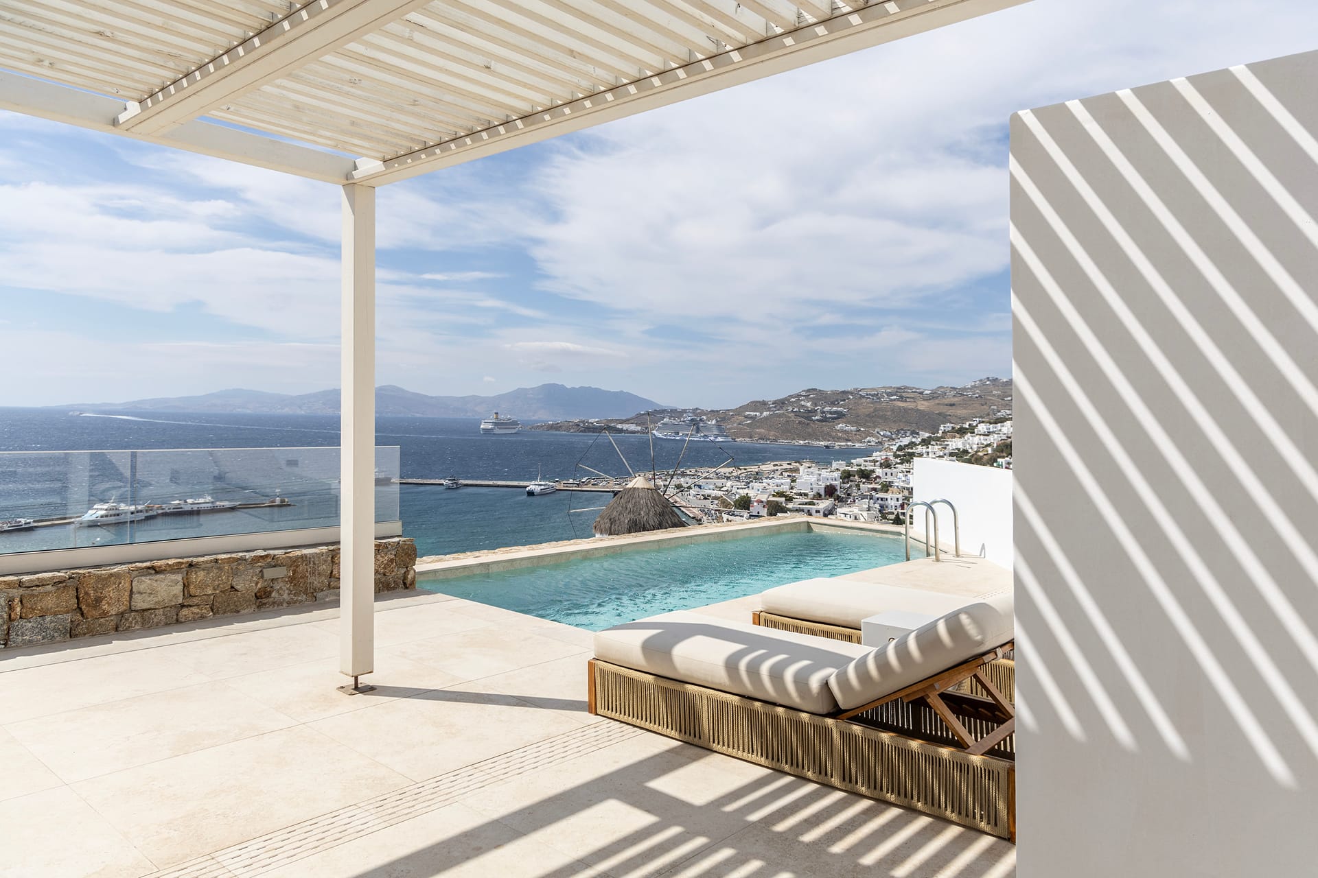 Casa Kiku Mykonos, Petinaros, Grčka — Executive Suite with Private Pool