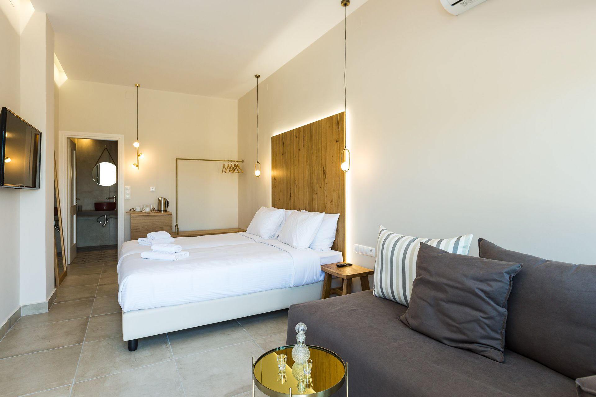 Apartment (Daphne)