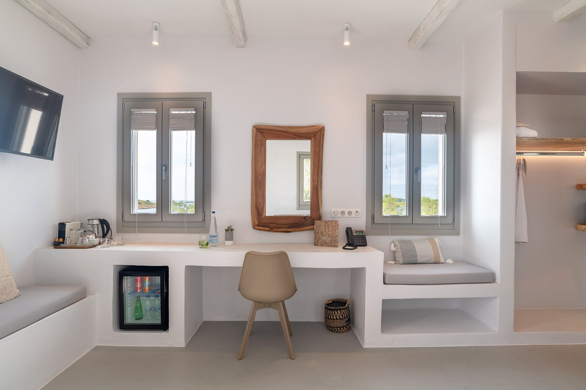 Superior Family Suite with Outdoor Jetted Tub &amp; Sea View