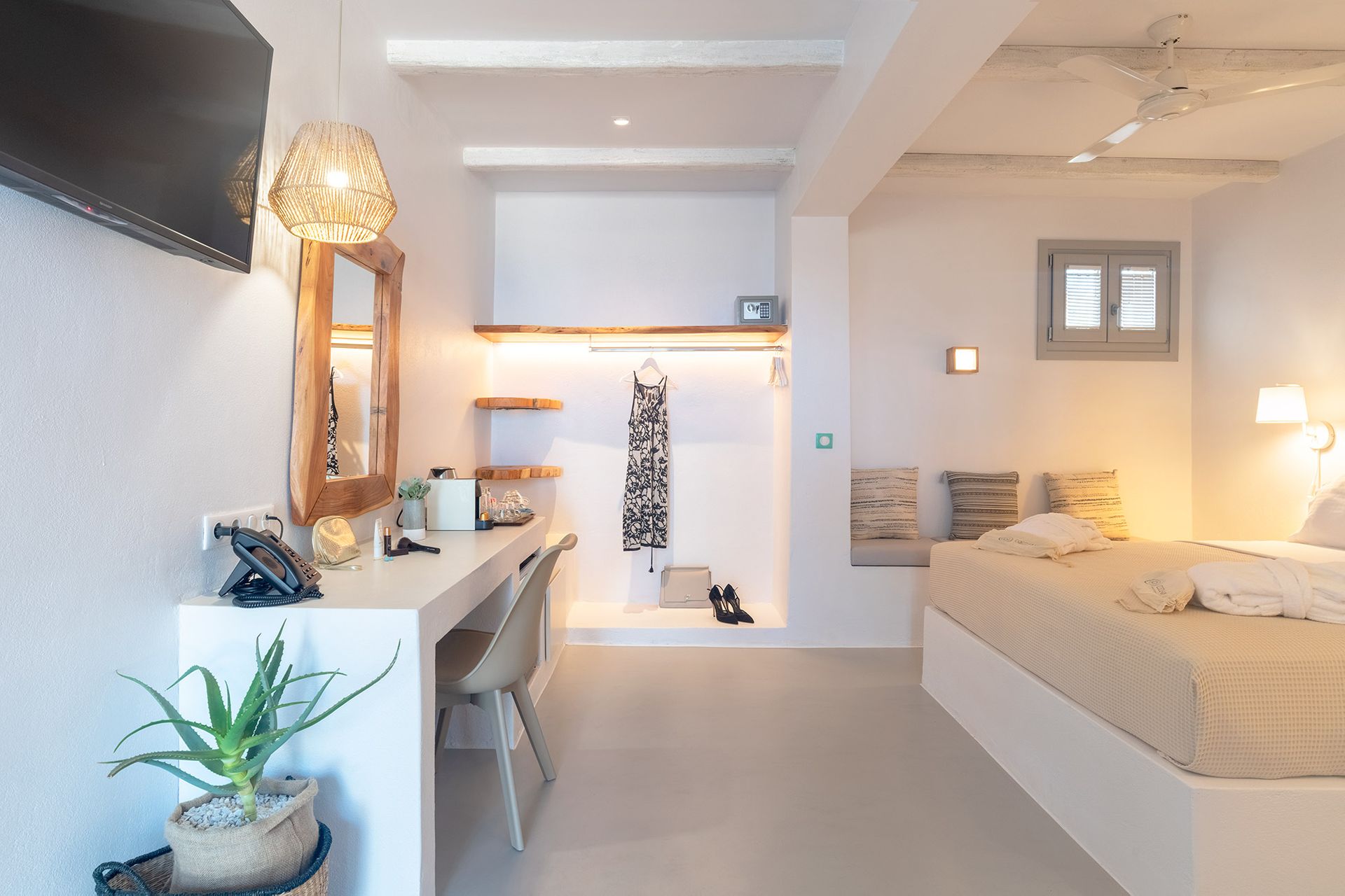 Superior Suite with Private Pool &amp; Sea View