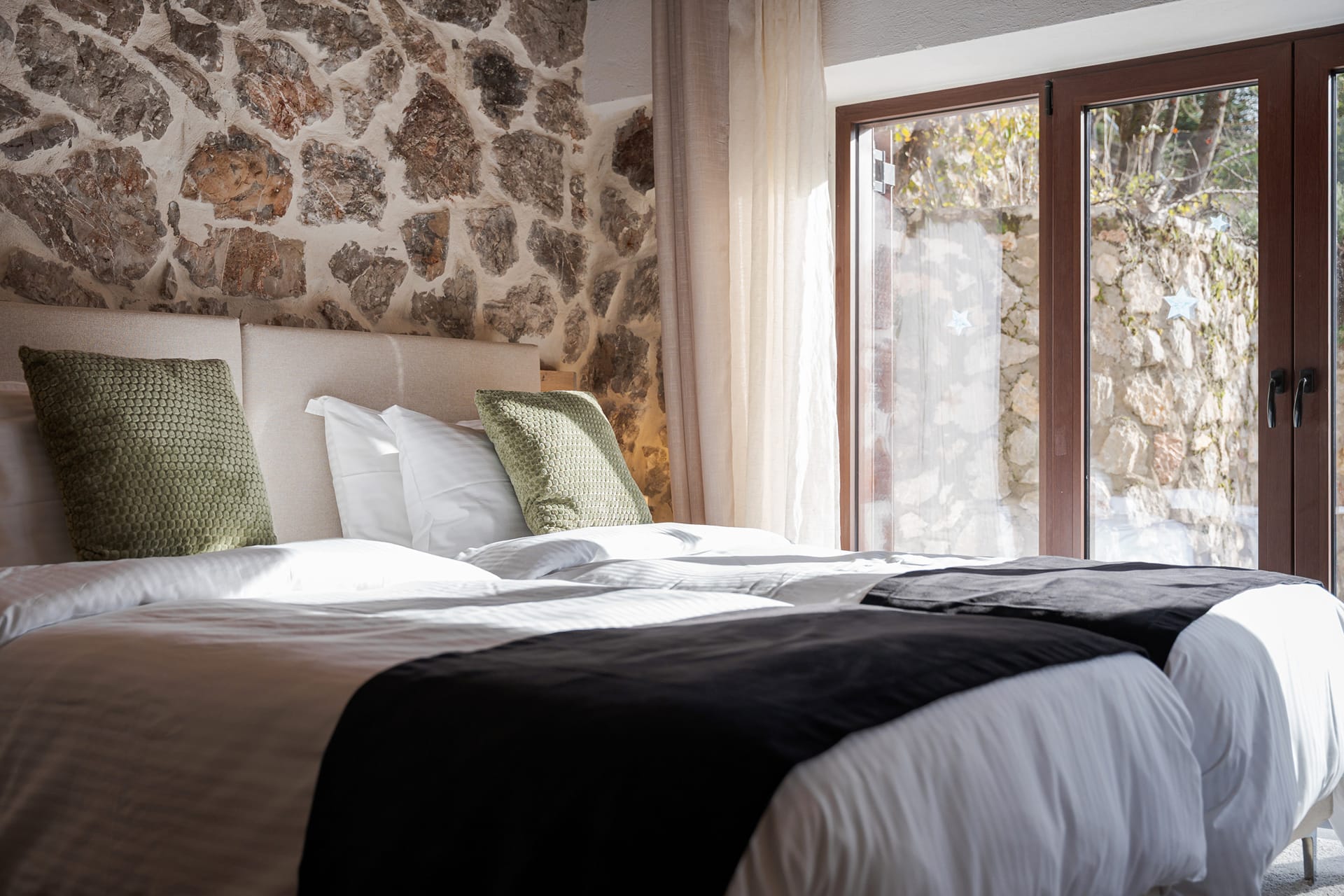 Parnassus Woodstone Chalet - N2