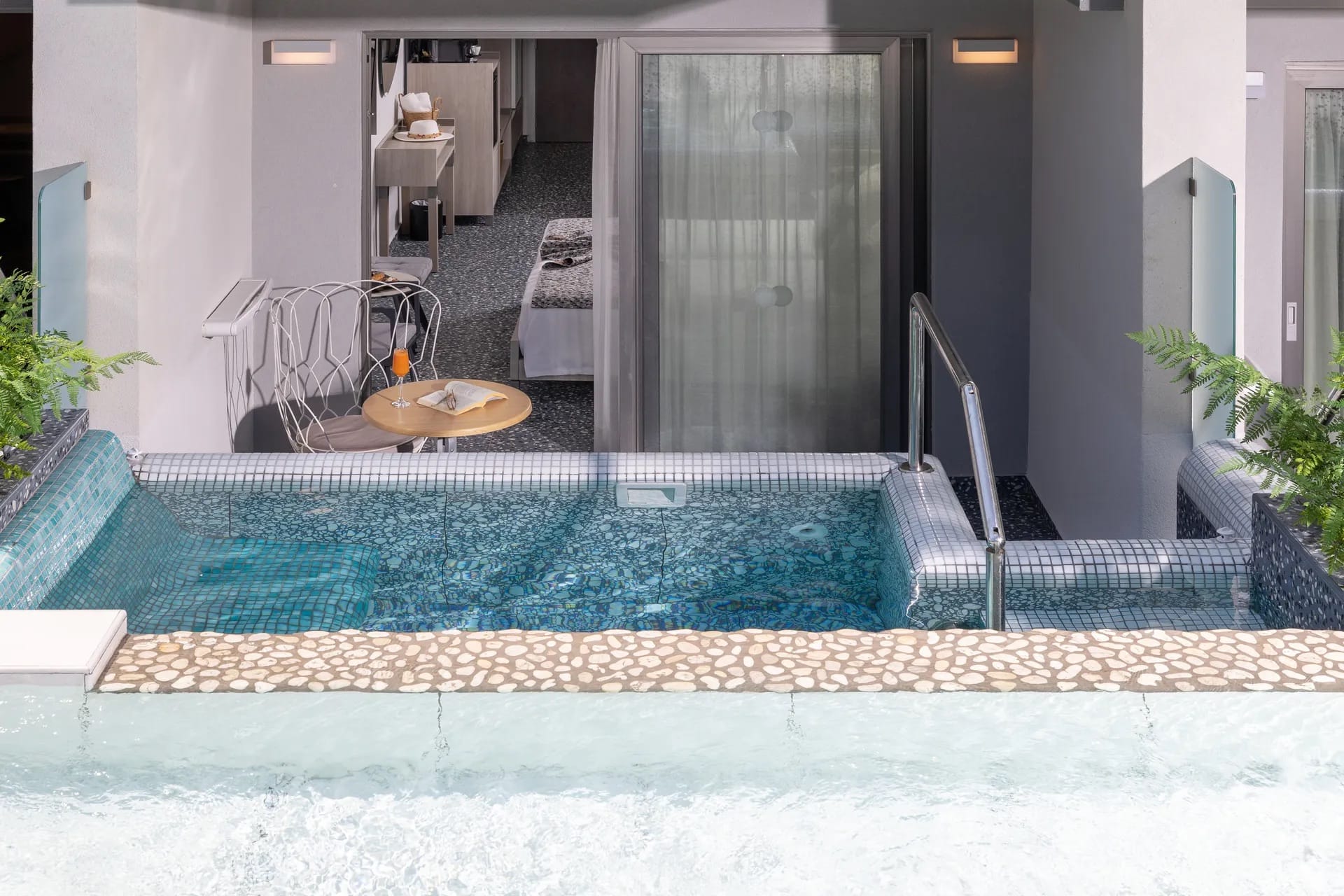 Pearl Seabreeze Suites  - pic #9