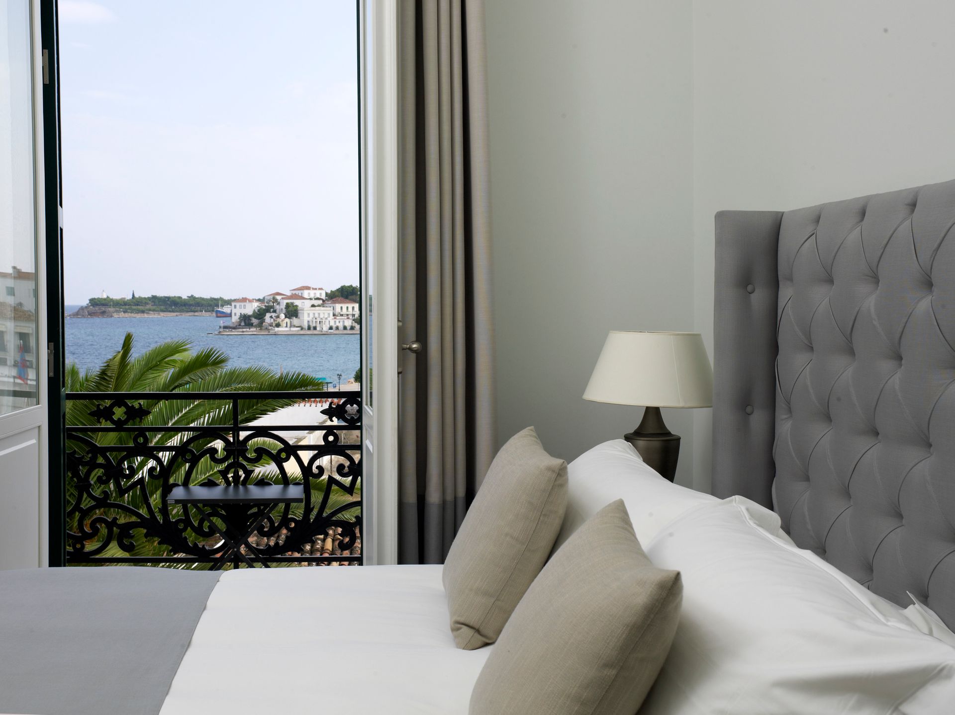 Deluxe Room Side Sea View (Historic Wing / New Wing)