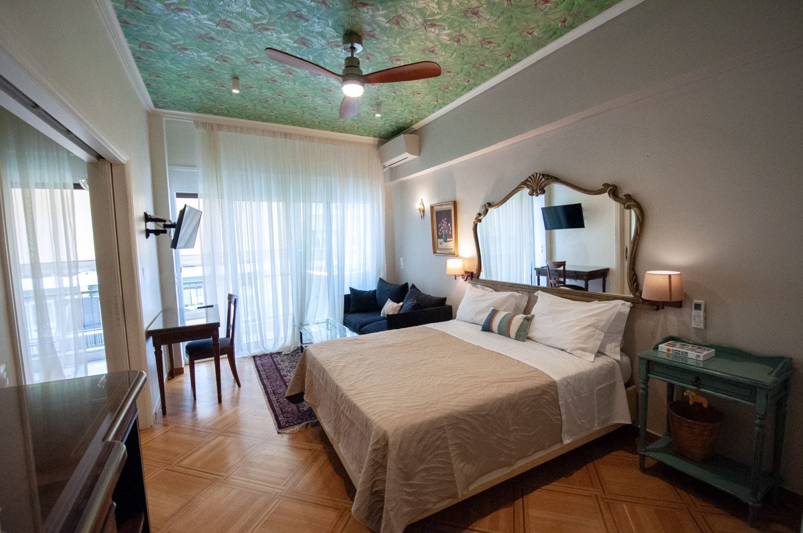 Rastoni Athens Suites near Acropolis, Acropolis, Grčka — Kolonaki Hideaway Suite | Xenokratous 25 Athens 106 76