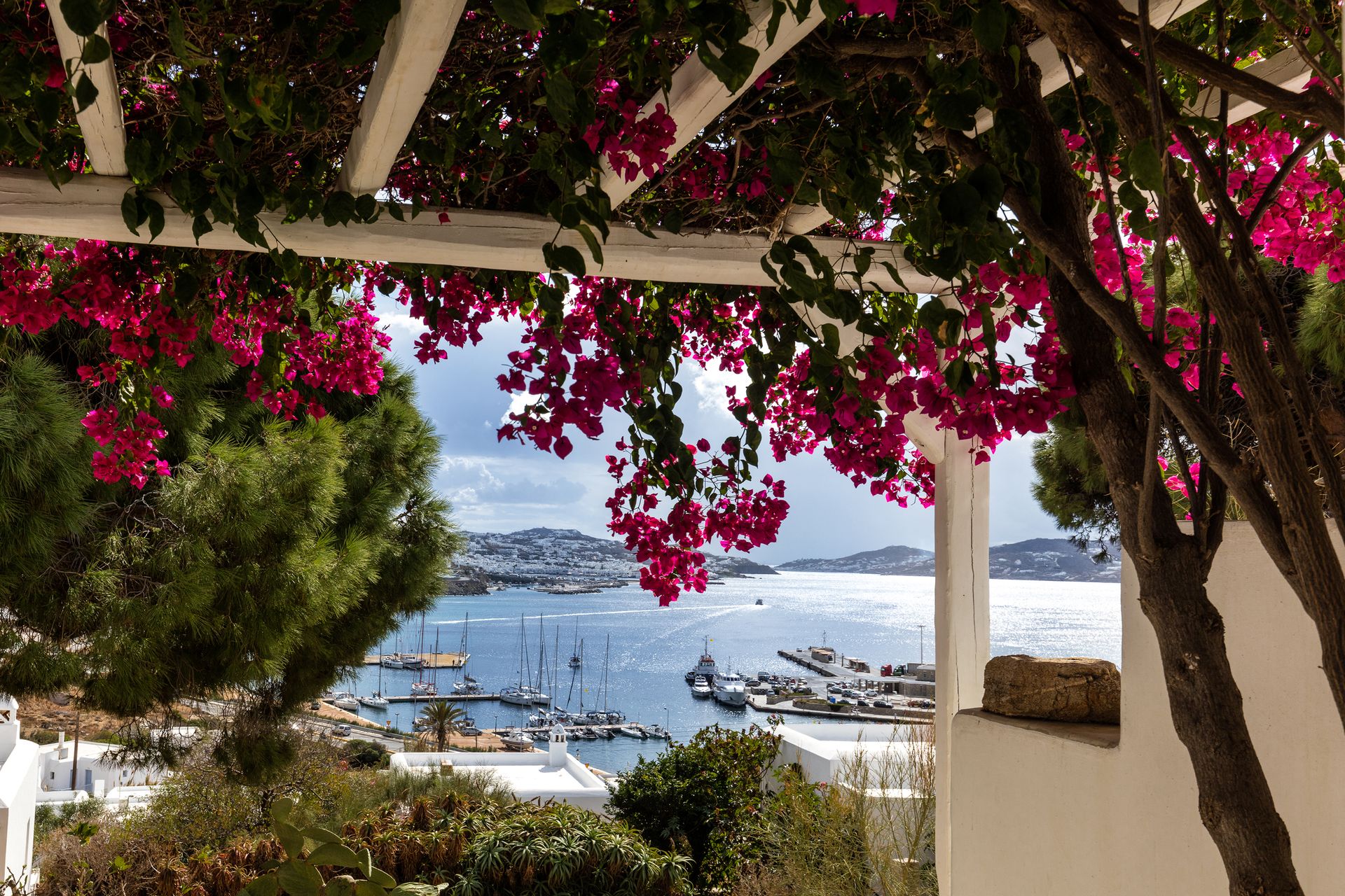 Rhenia Hotel