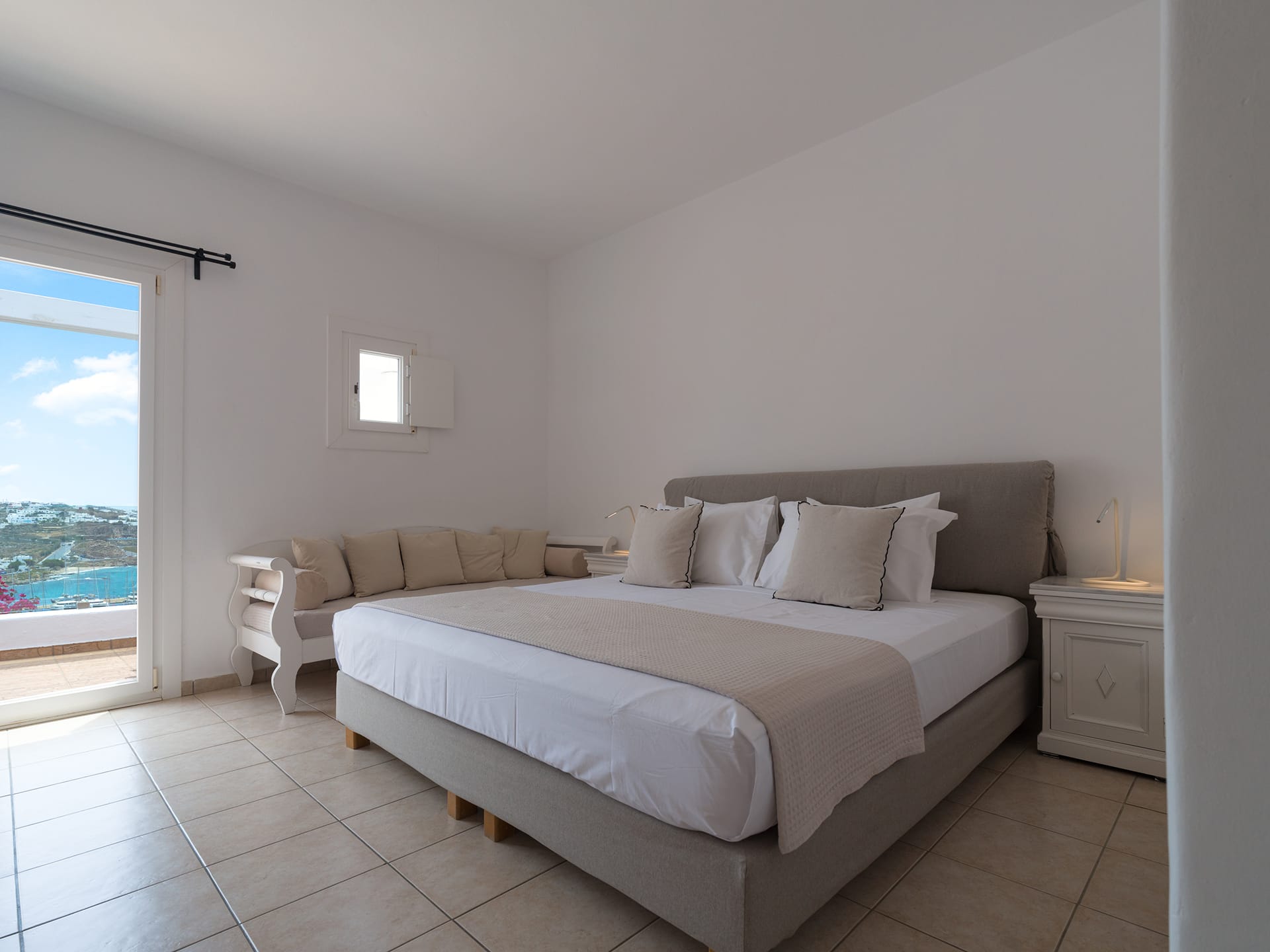 Rhenia Hotel, ,
