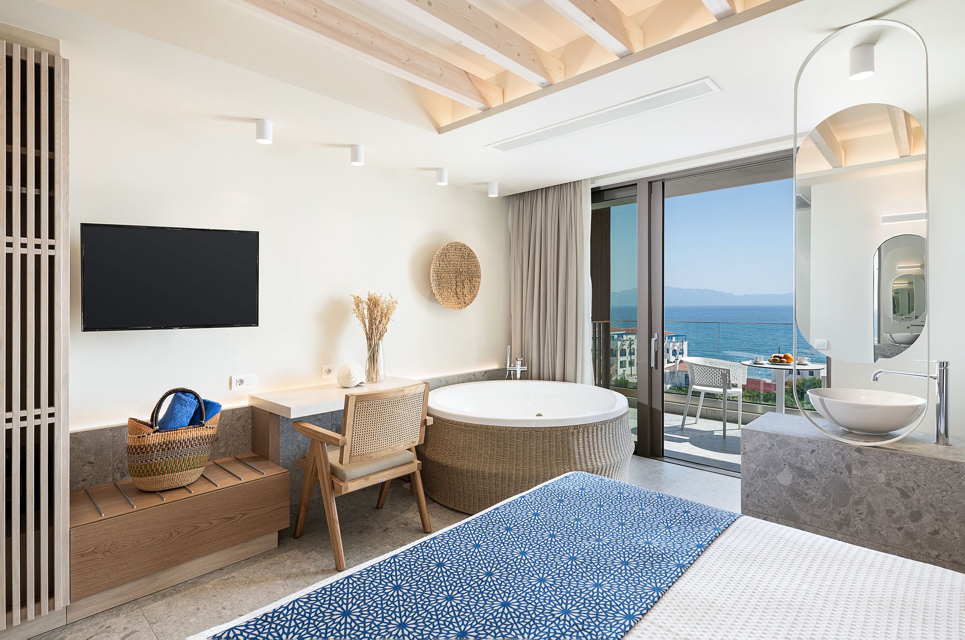 Deluxe Suite with jacuzzi
