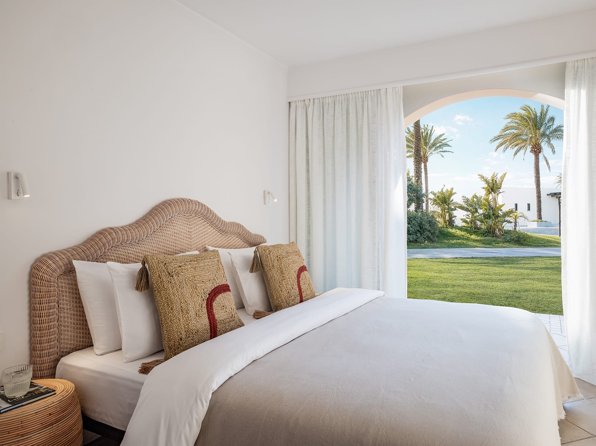 Cabana Paradiso Fields View