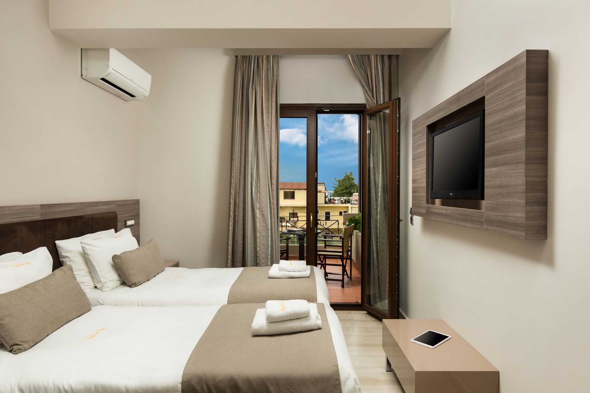 Room with 2 Single Beds Town View Royal Sun Hotel Chania Crete Greece Book Online