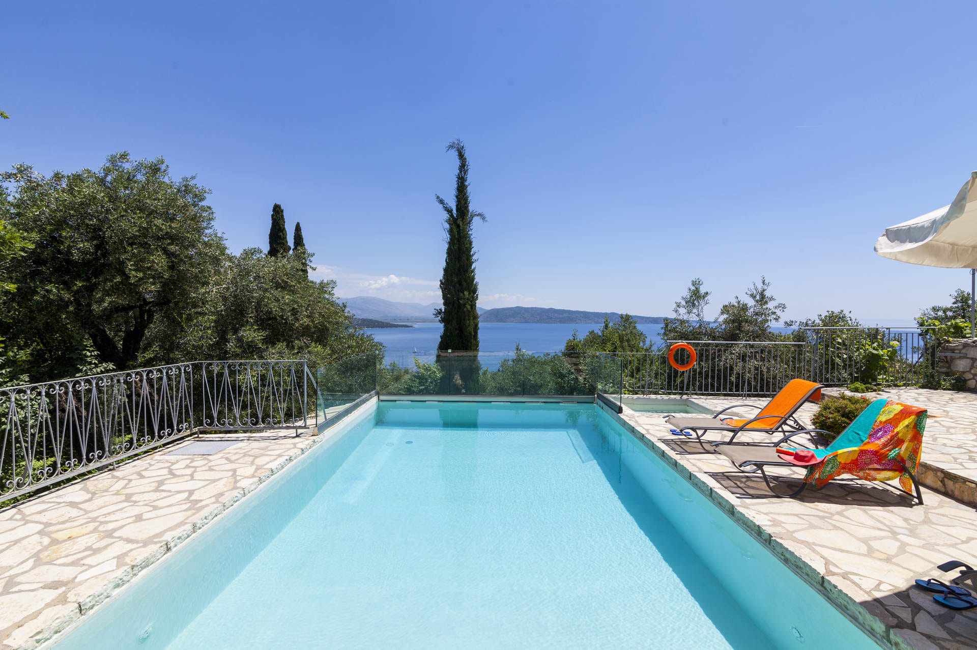 Scirocco & Folitsa Villas