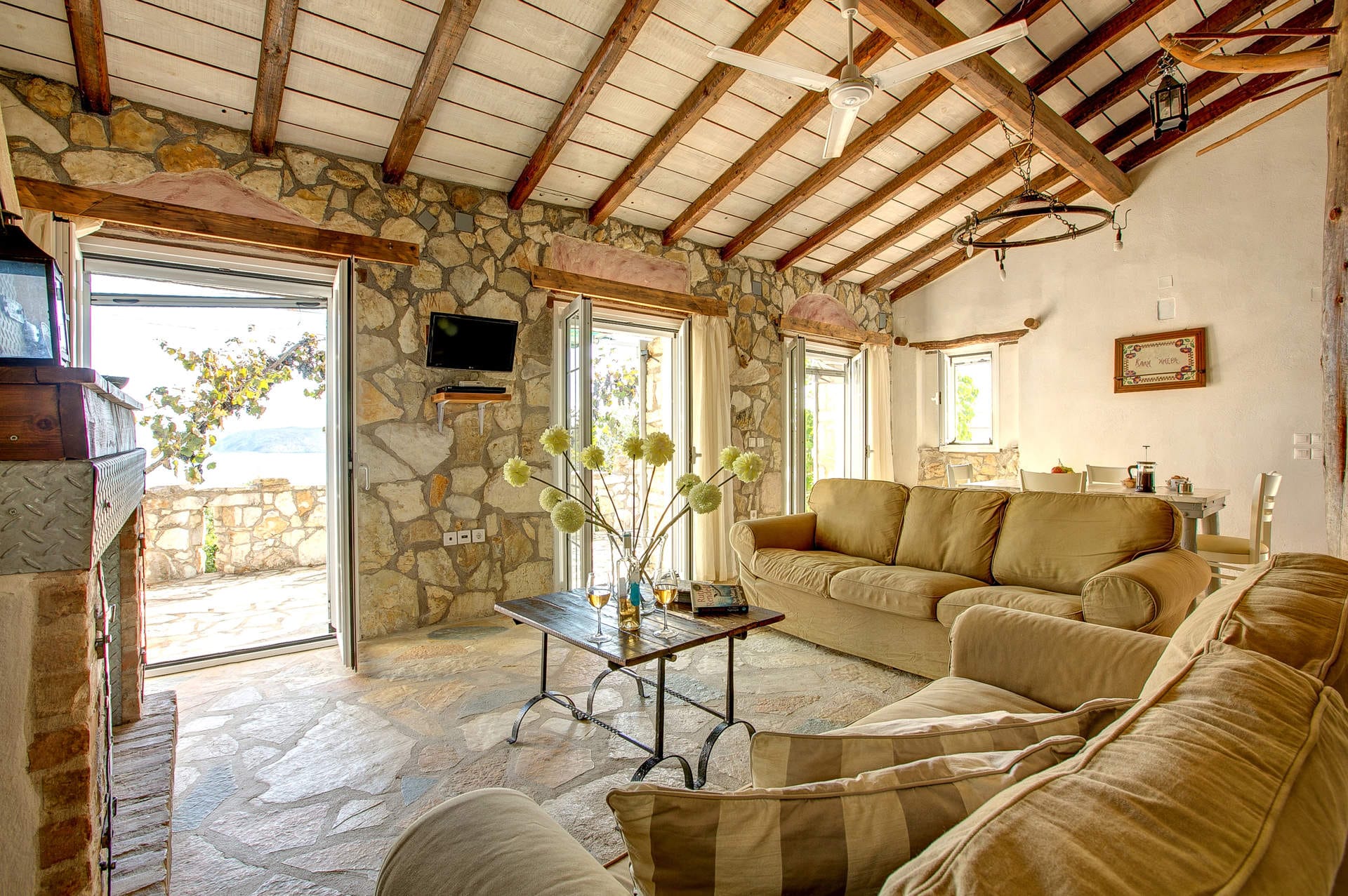 Scirocco & Folitsa Villas