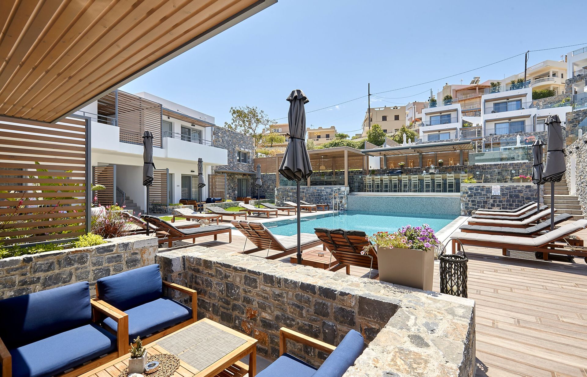 Deluxe Apartment Pool View (Open Plan) Seascape Luxury Residences